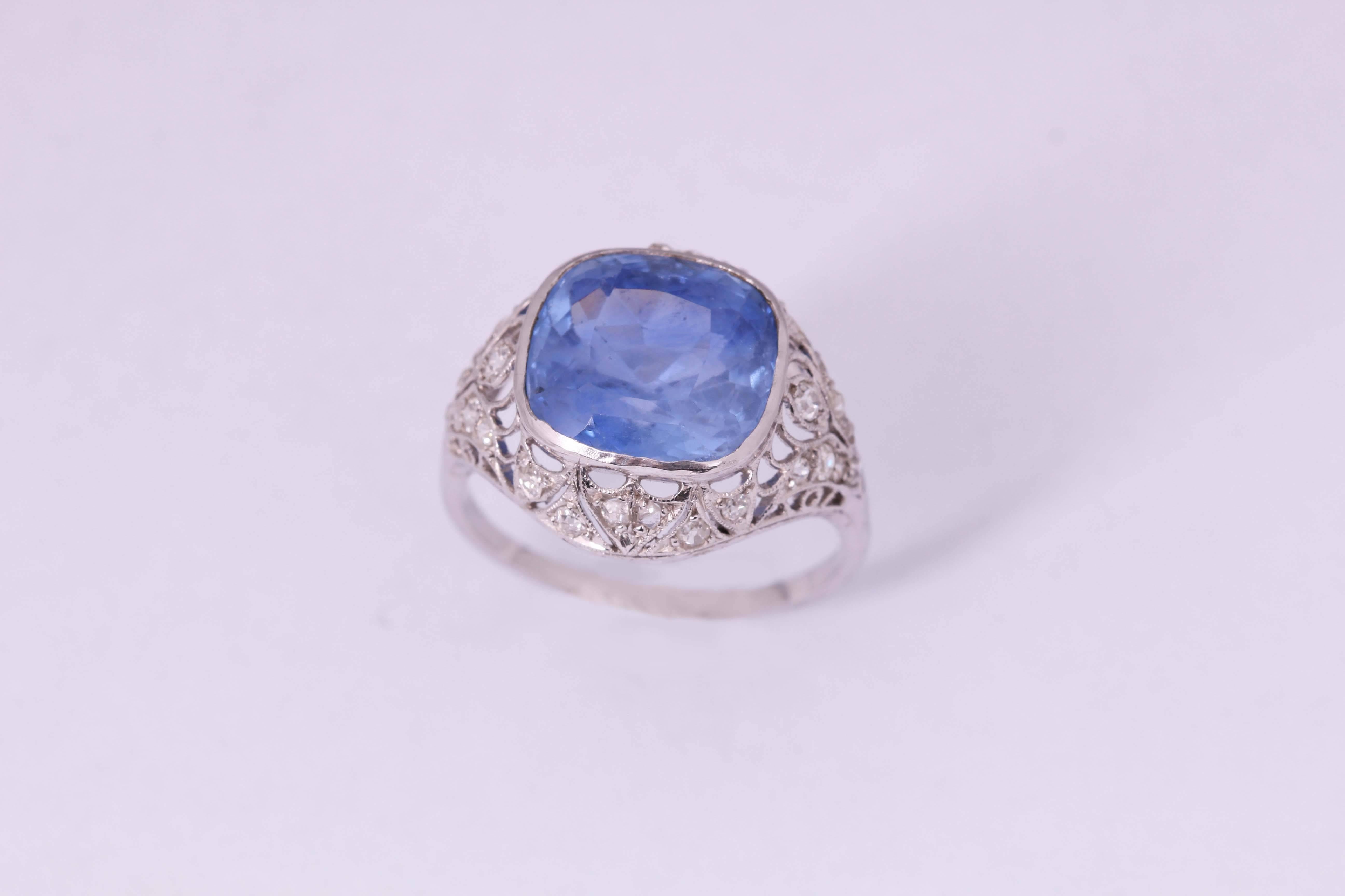 Sri Lanka Sapphire Diamond Platinum Ring  In Excellent Condition For Sale In Turin, IT