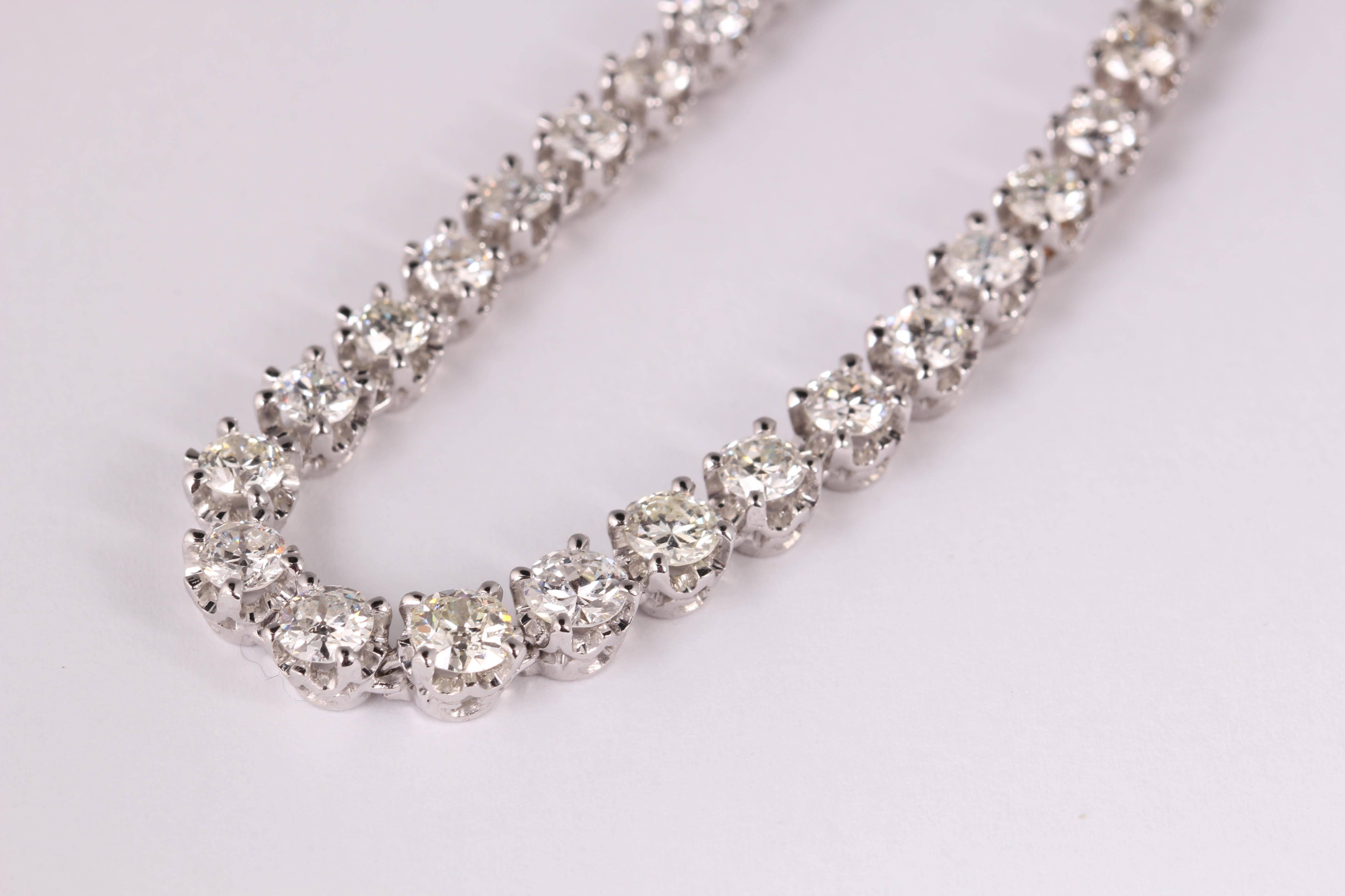 Women's 14.46 Carats Diamonds Gold Necklace For Sale