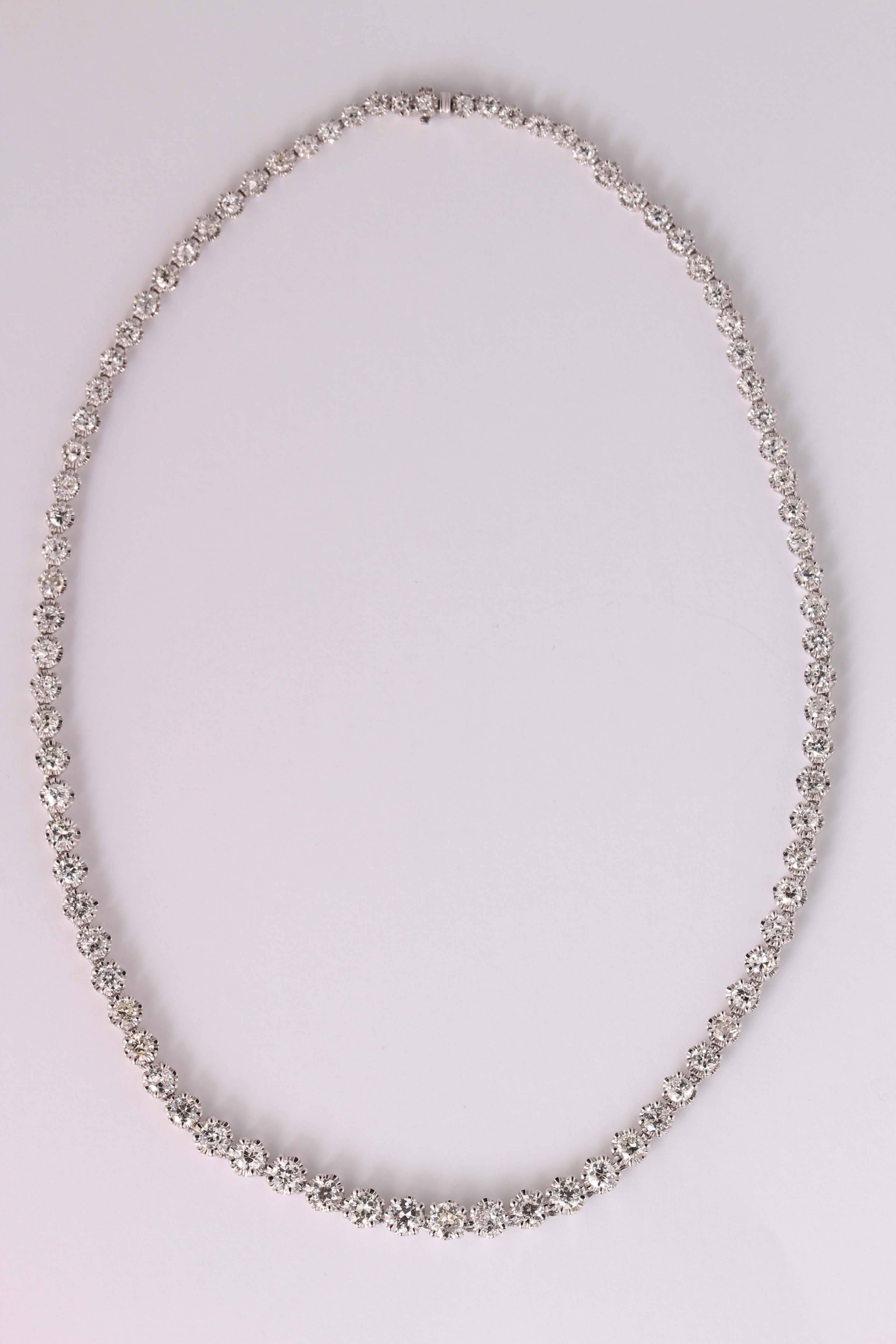 Very elegant and impressive necklace made of natural diamonds of various cuts, most media cuts. On request you can have a certificate.
Diamonds are vintage, the frame is modern.
Diamonds 14.46 ct
18 ct white gold
Weight 32.60 g
Length 42.20 cm 