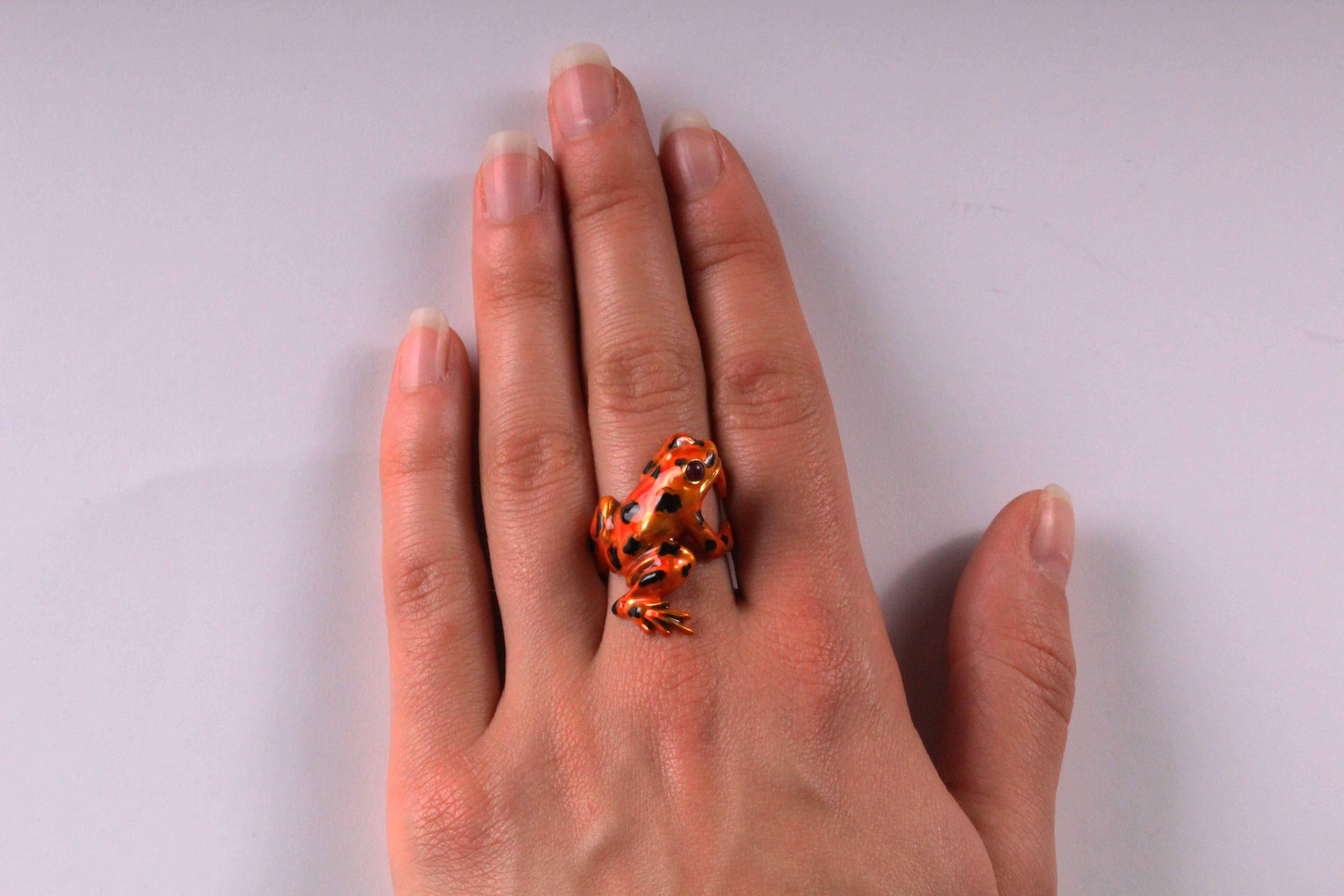 Women's Frog enamel and gold ring with rubies For Sale