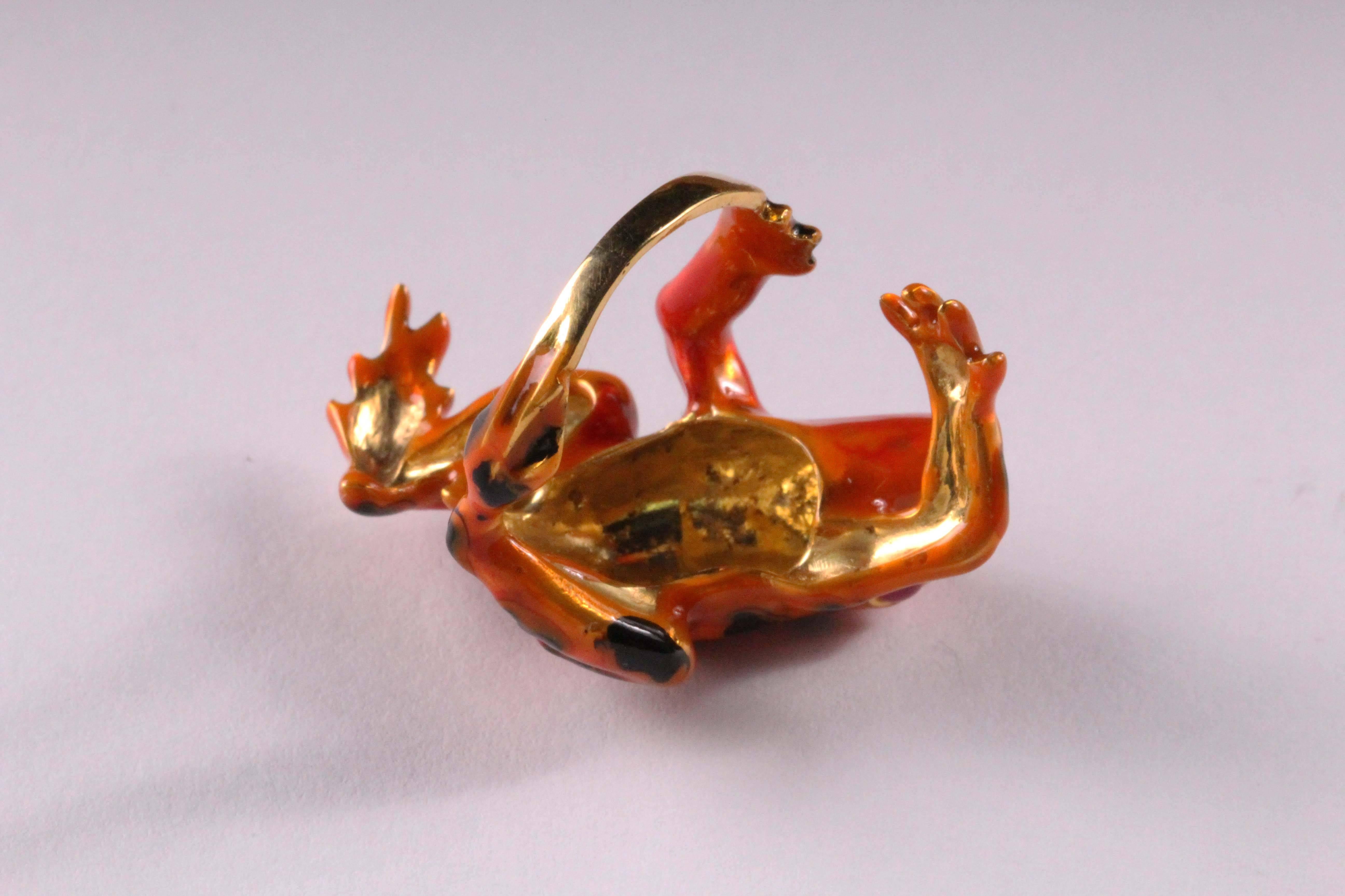 Frog enamel and gold ring with rubies In New Condition For Sale In Turin, IT
