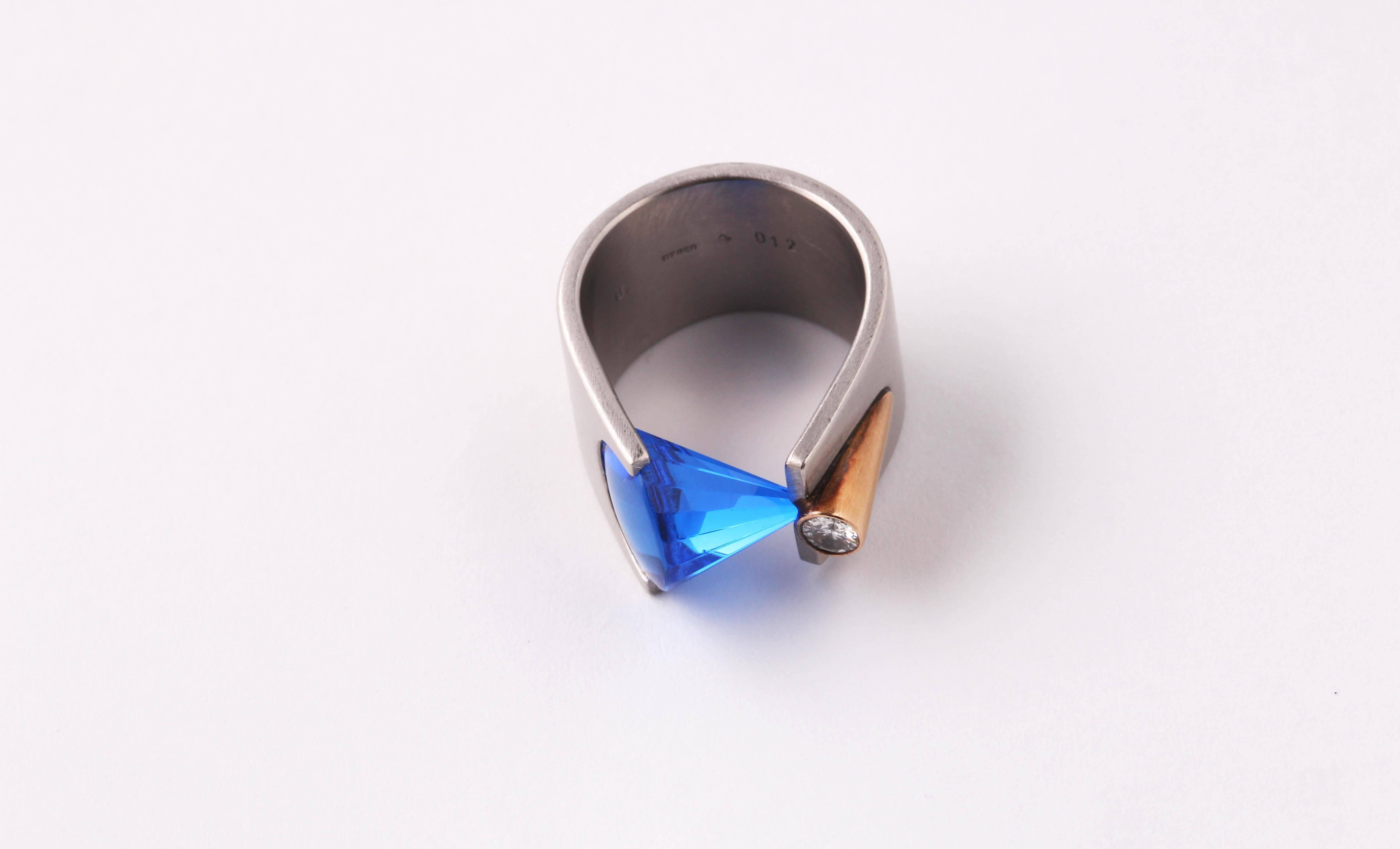Mucha Bunz Diamond Platinum Ring In Excellent Condition For Sale In Turin, IT