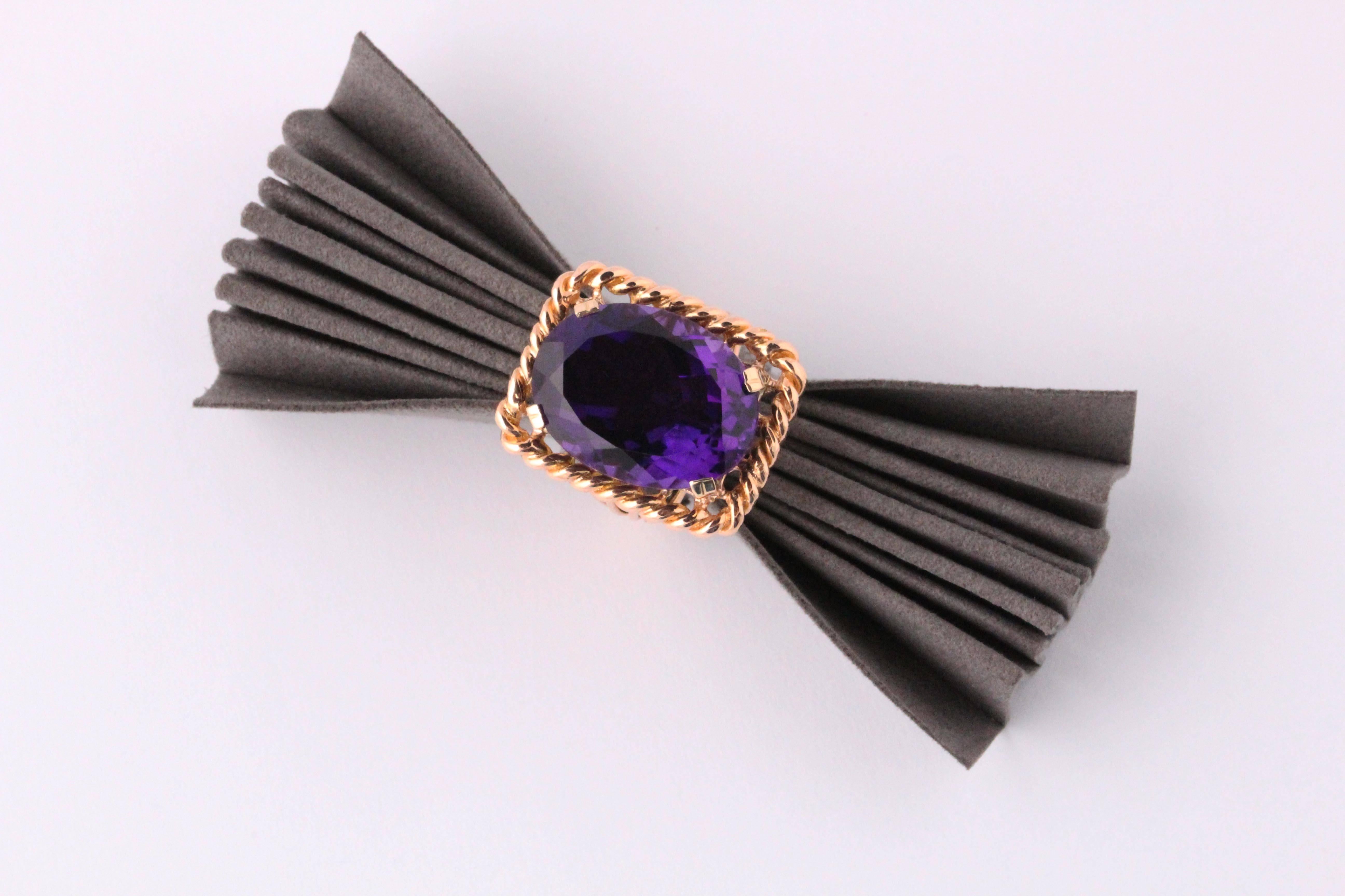 Amethyst ring in 18 ct gold.
If needed it is possible to require a certificate.
Pictures cannot show the true beauty of the amethyst.
Amethyst: 17.60 ct
Handcrafted in Italy.
