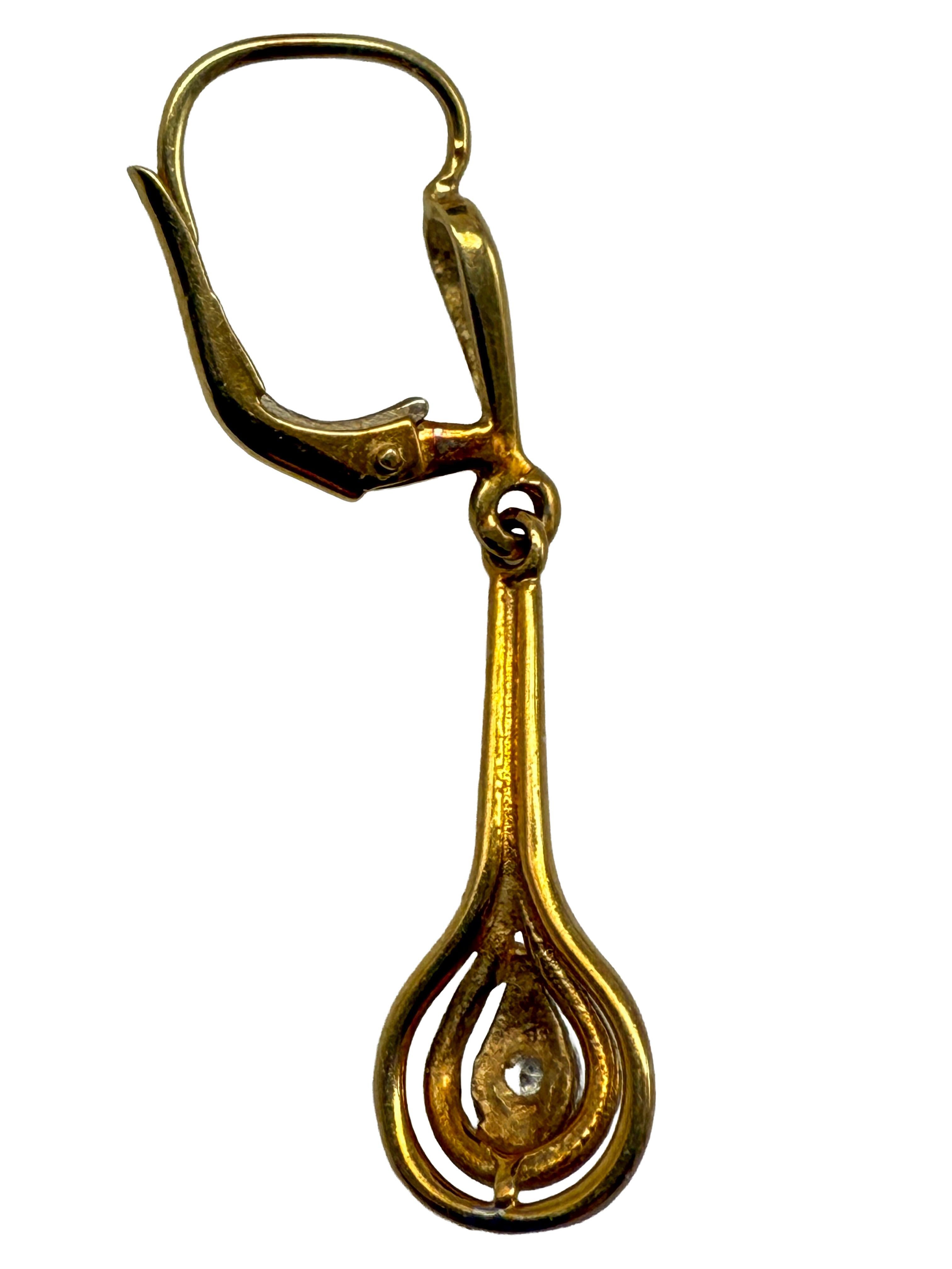 Moderno 585 orecchini in oro giallo con diamanti in vendita