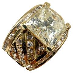 Anello in oro giallo 18k con diamanti