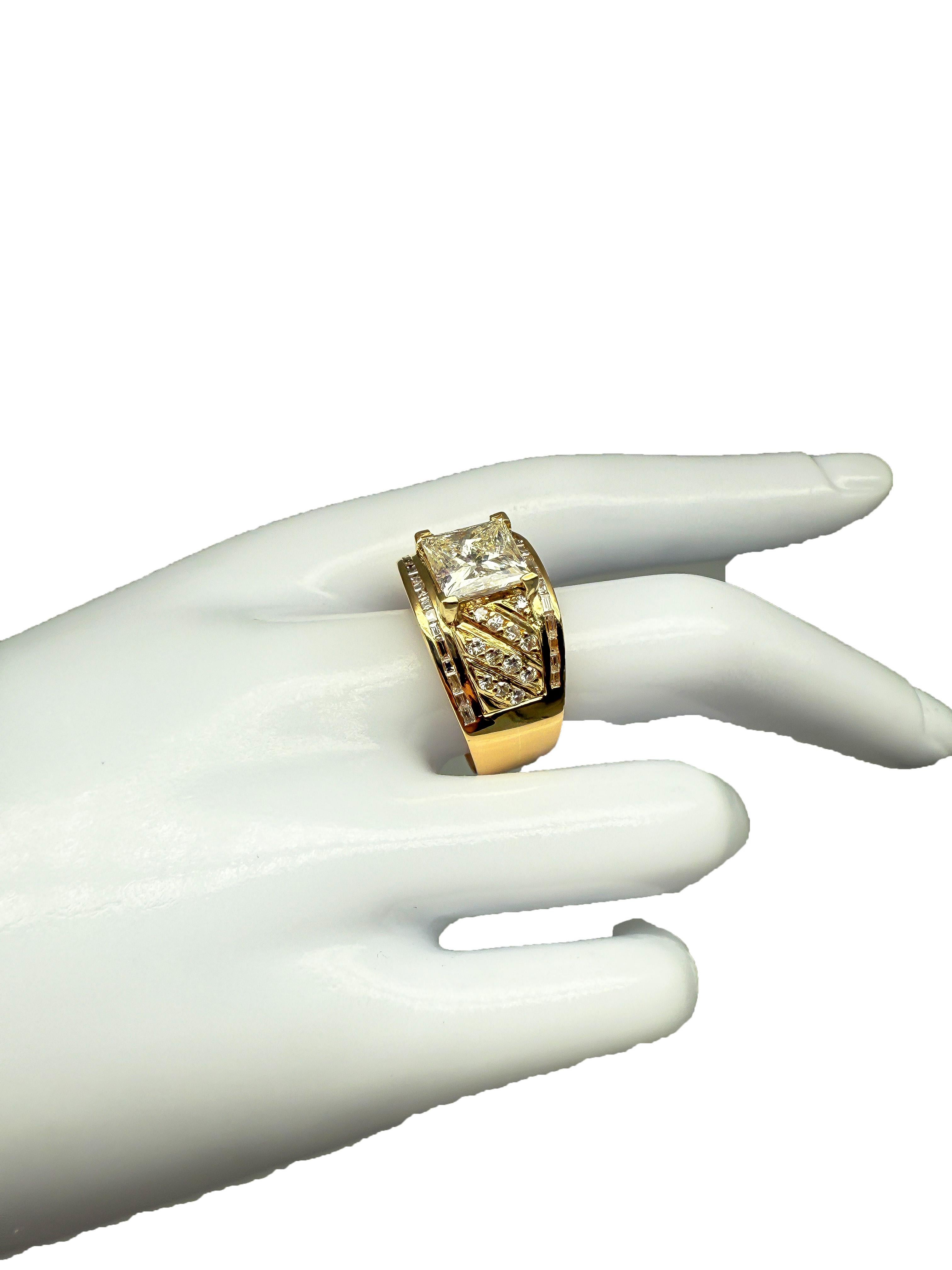 Anello in oro giallo 18k con diamanti In condizioni buone in vendita a Berlin, DE