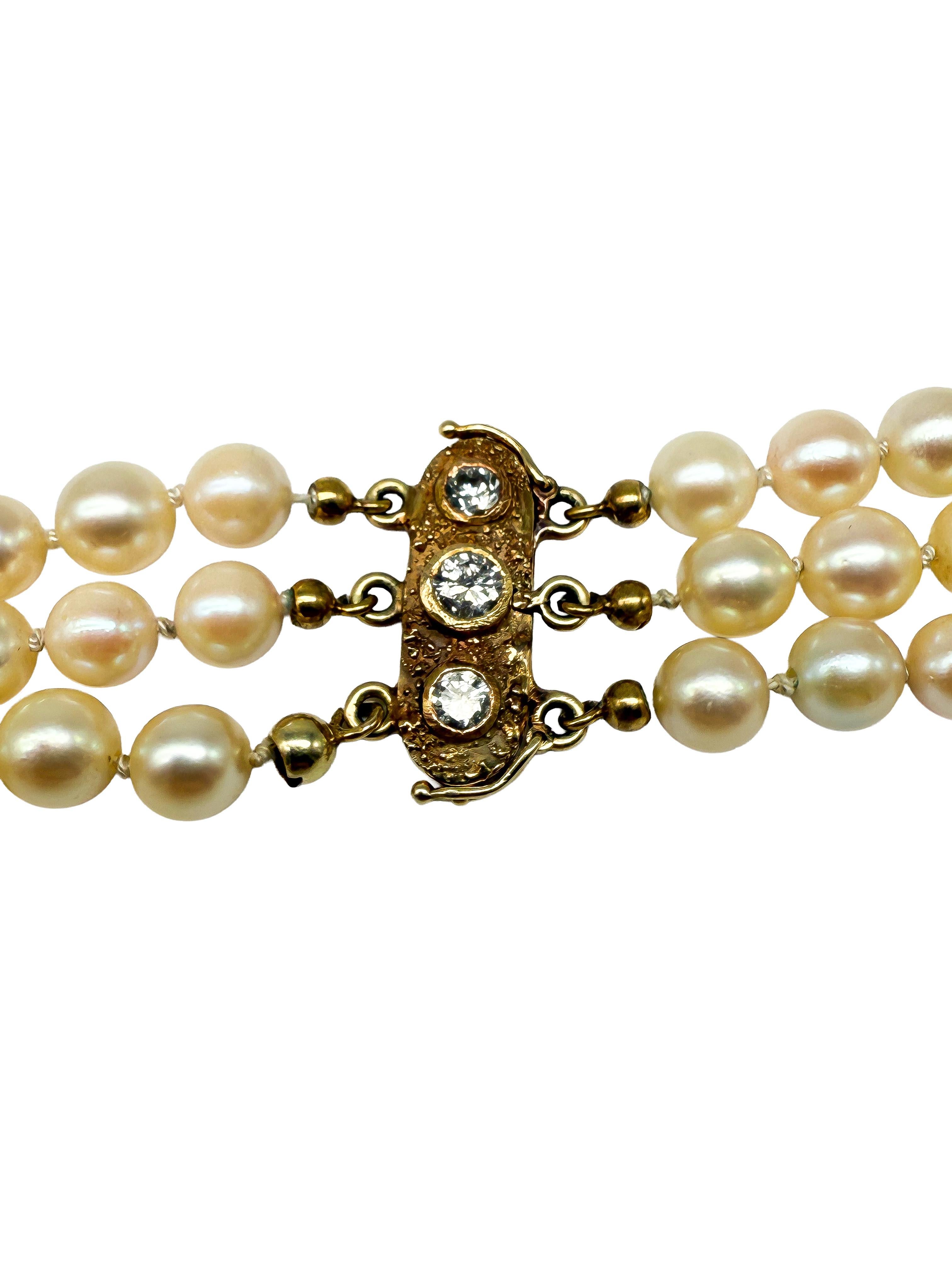 da uomo o donna Collana a tre fili di perle graduate con chiusura in oro giallo 14k e diamanti. in vendita