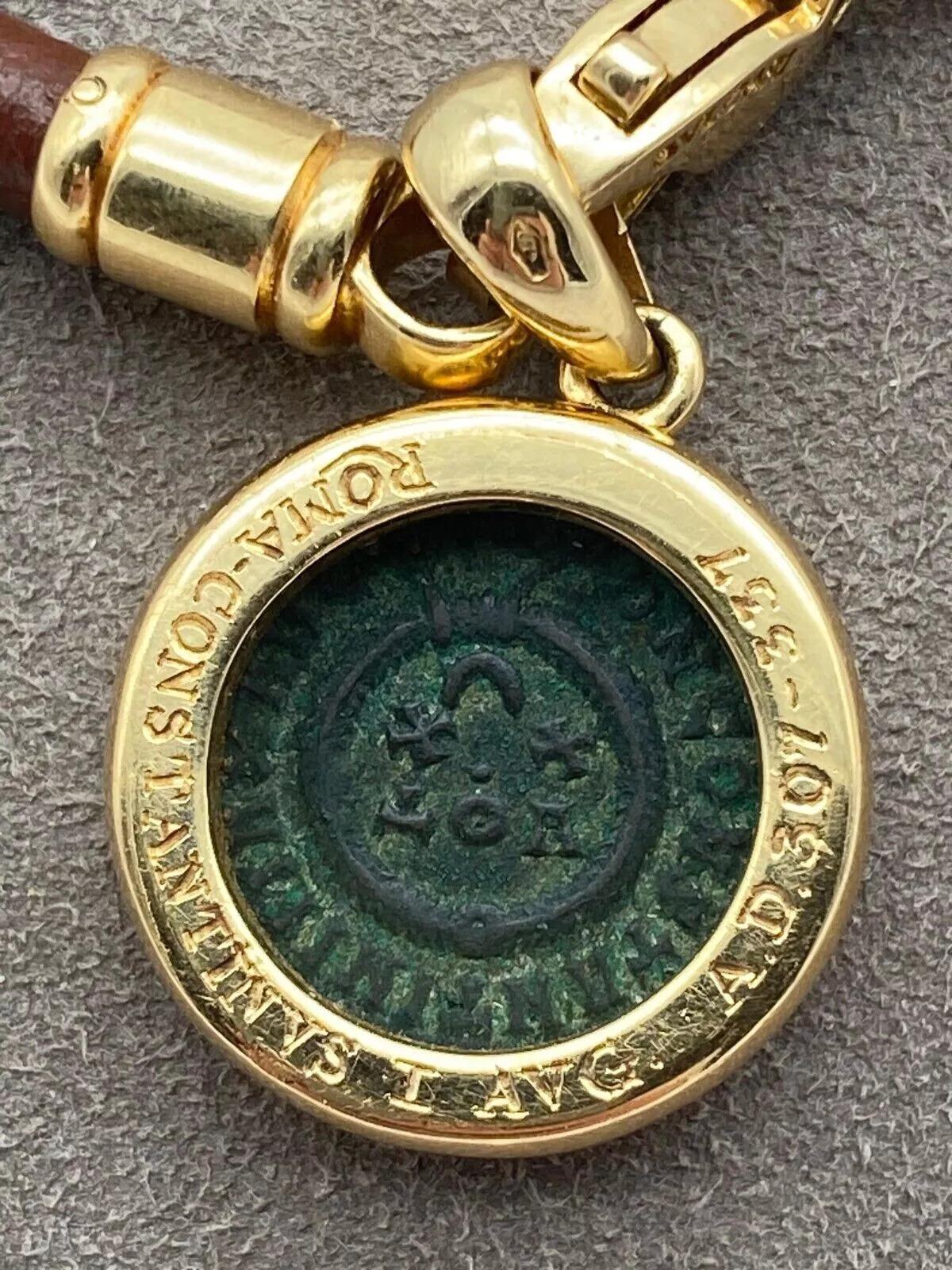 Collar Bulgari con Moneda Romana en Oro y Piel en Bueno estado para la venta en Berlin, DE