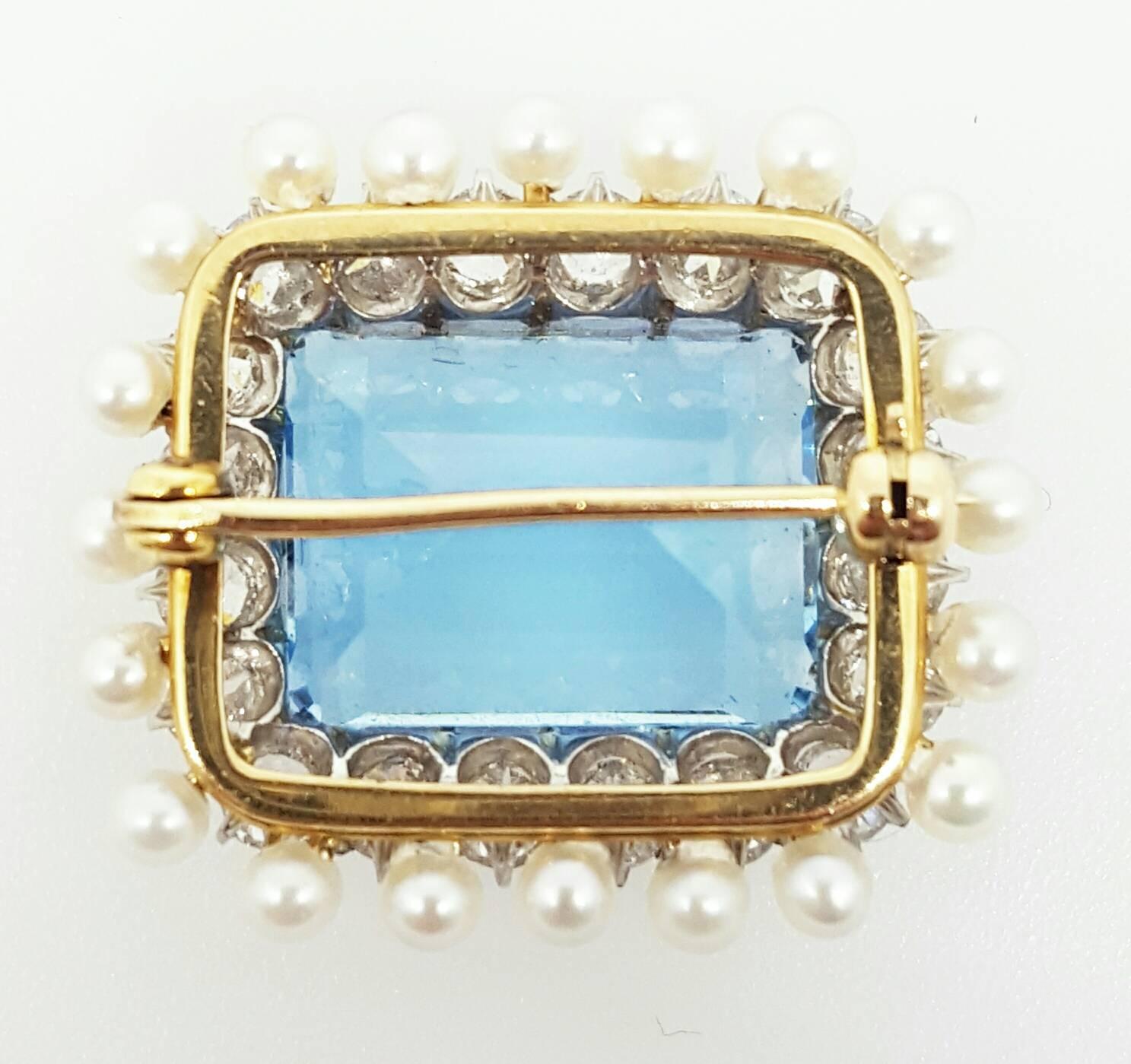 1900s 12 Carat Aquamarine Pearl Diamond Gold Brooch  In Excellent Condition In Lake Forest, IL