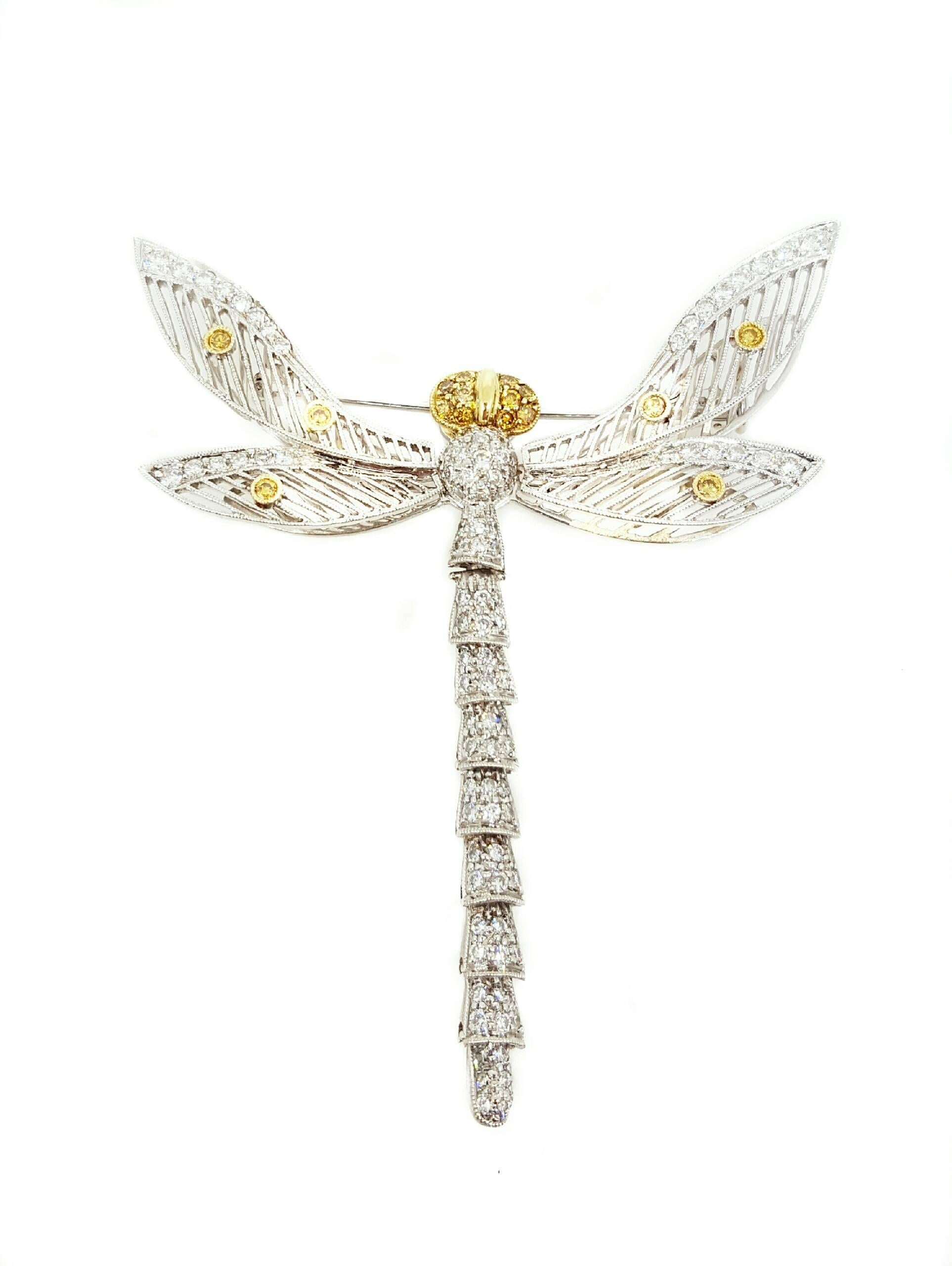 Diamond Dragonfly Pin En Tremblant Tail In Excellent Condition In Lake Forest, IL