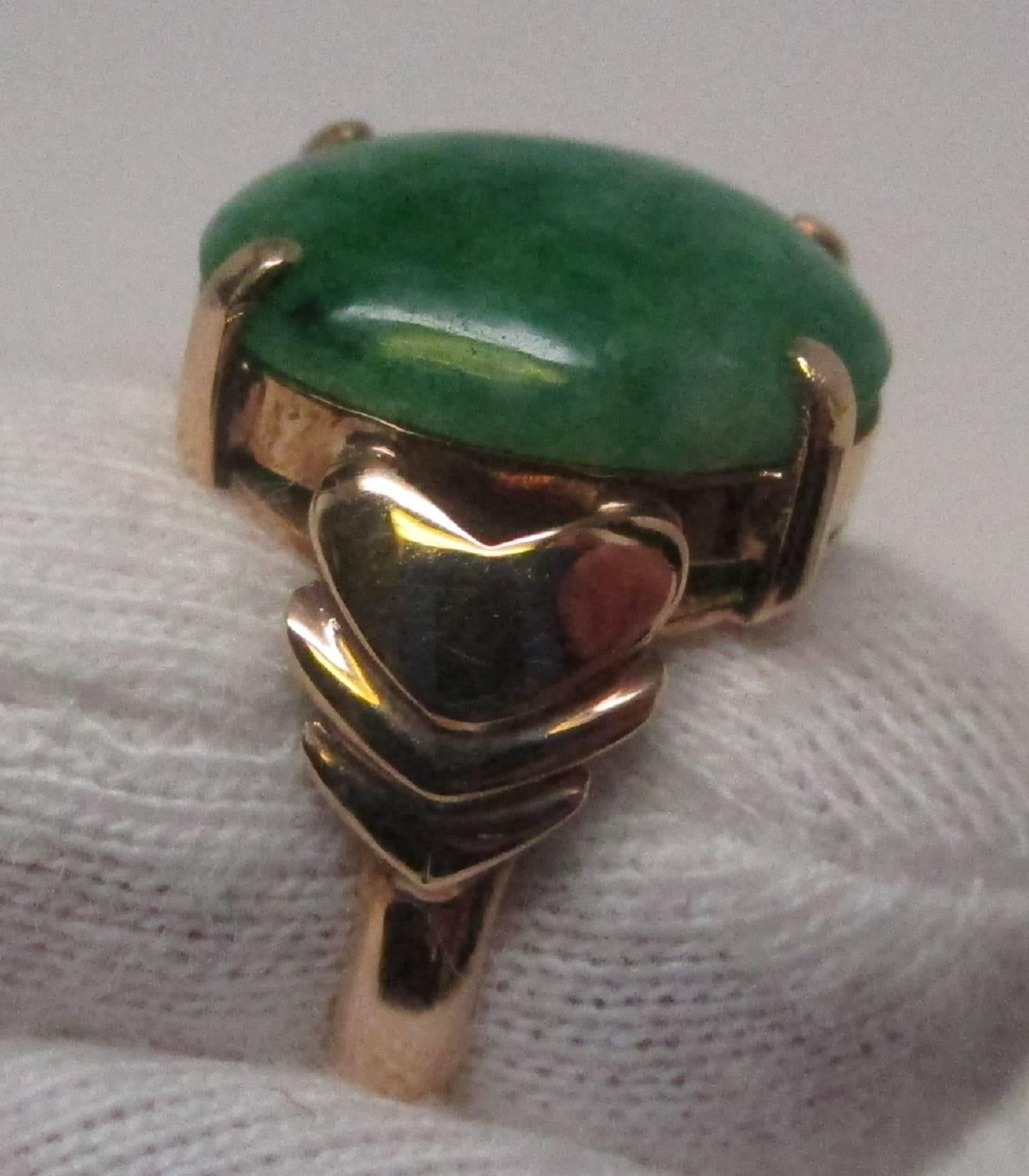 Jade Cabochon 18 Karat Ring In Excellent Condition In Lexington, KY