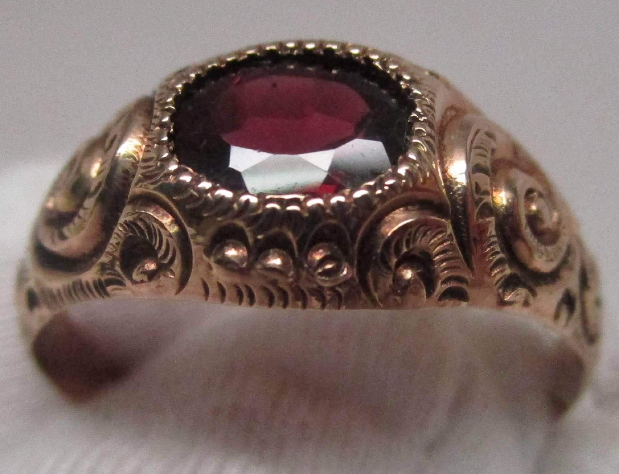 Garnet Rose Gold Ring In Excellent Condition In Lexington, KY