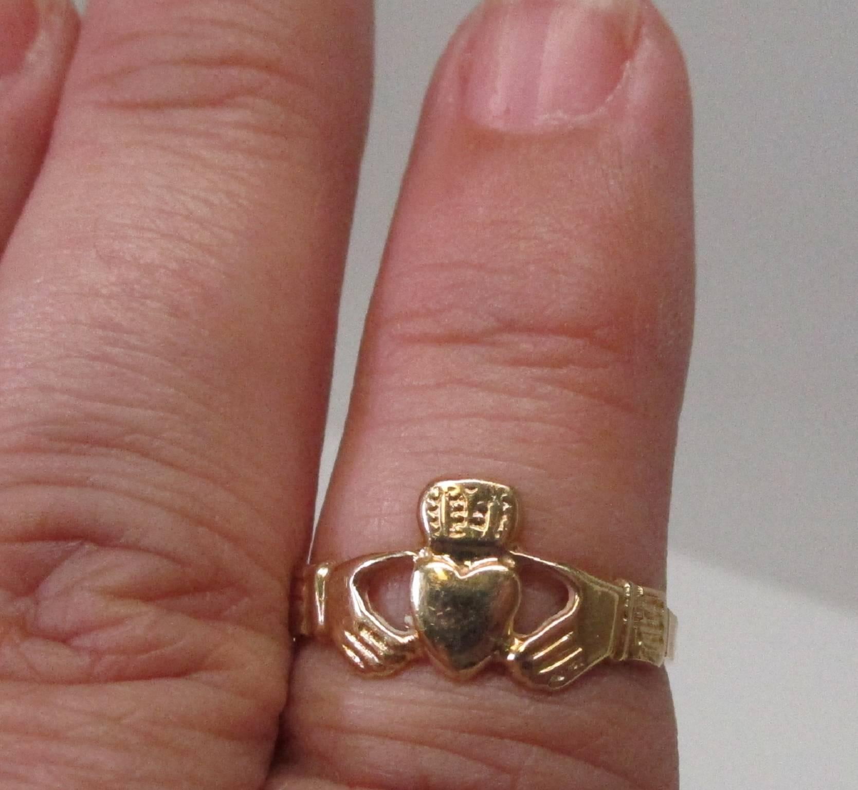 Women's or Men's Gold Claddagh Ring