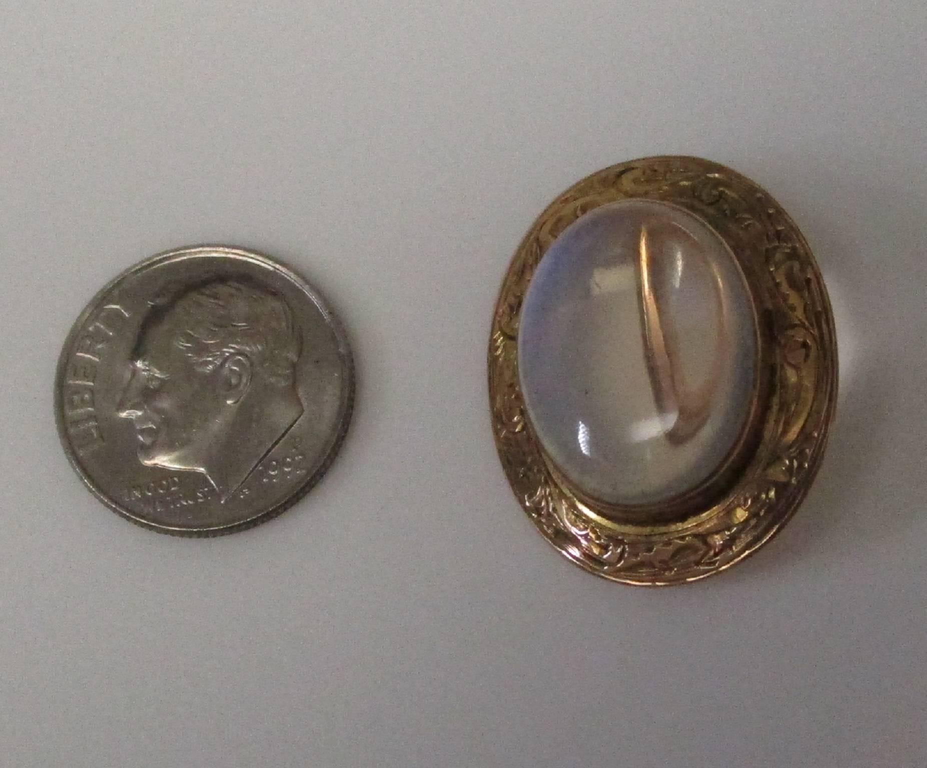 Women's or Men's Victorian Moonstone 10 Karat Yellow Gold Pin