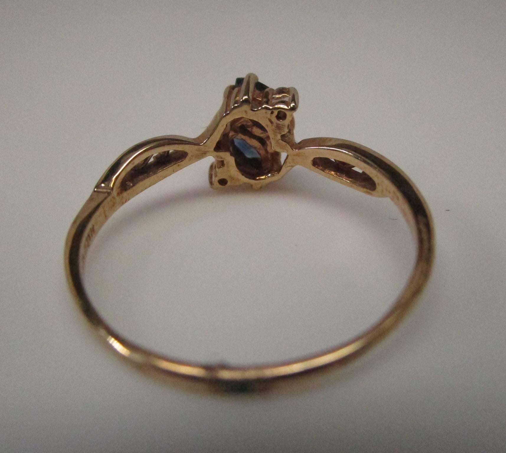 Contemporary Sapphire Diamond 14 Karat Yellow Gold Ring