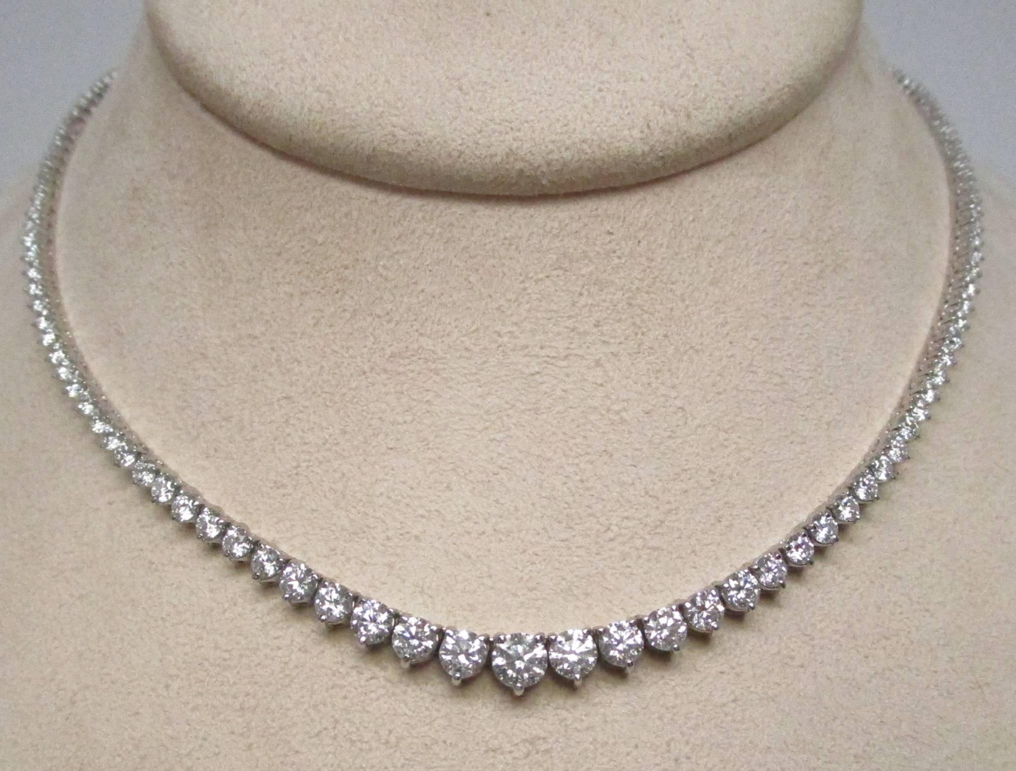 The Riviera 18K white gold necklace is the epitome of style and class. It evokes images of Audrey Hepburn in 