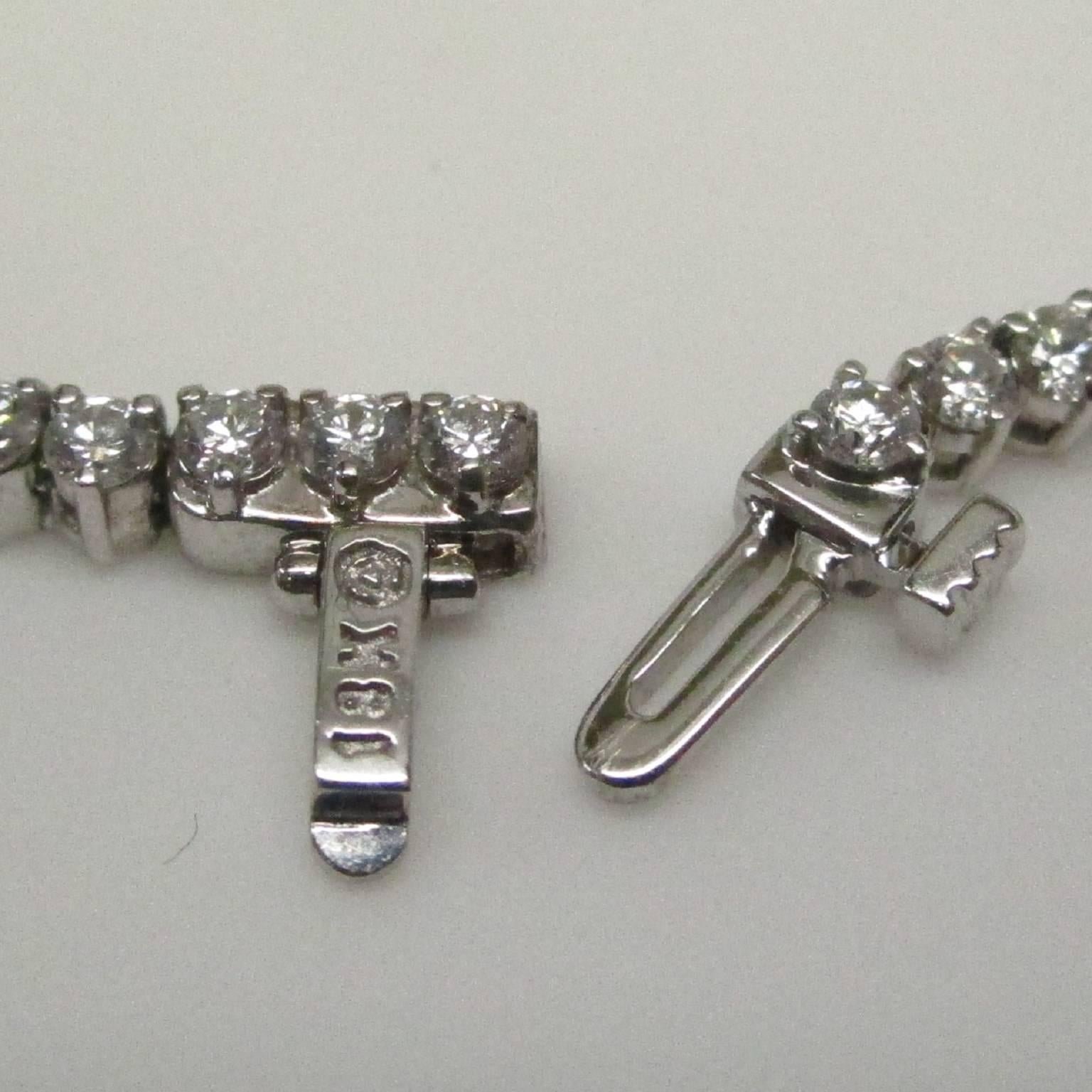 Contemporary 18 Karat White Gold Riviera Style Diamond Choker Necklace