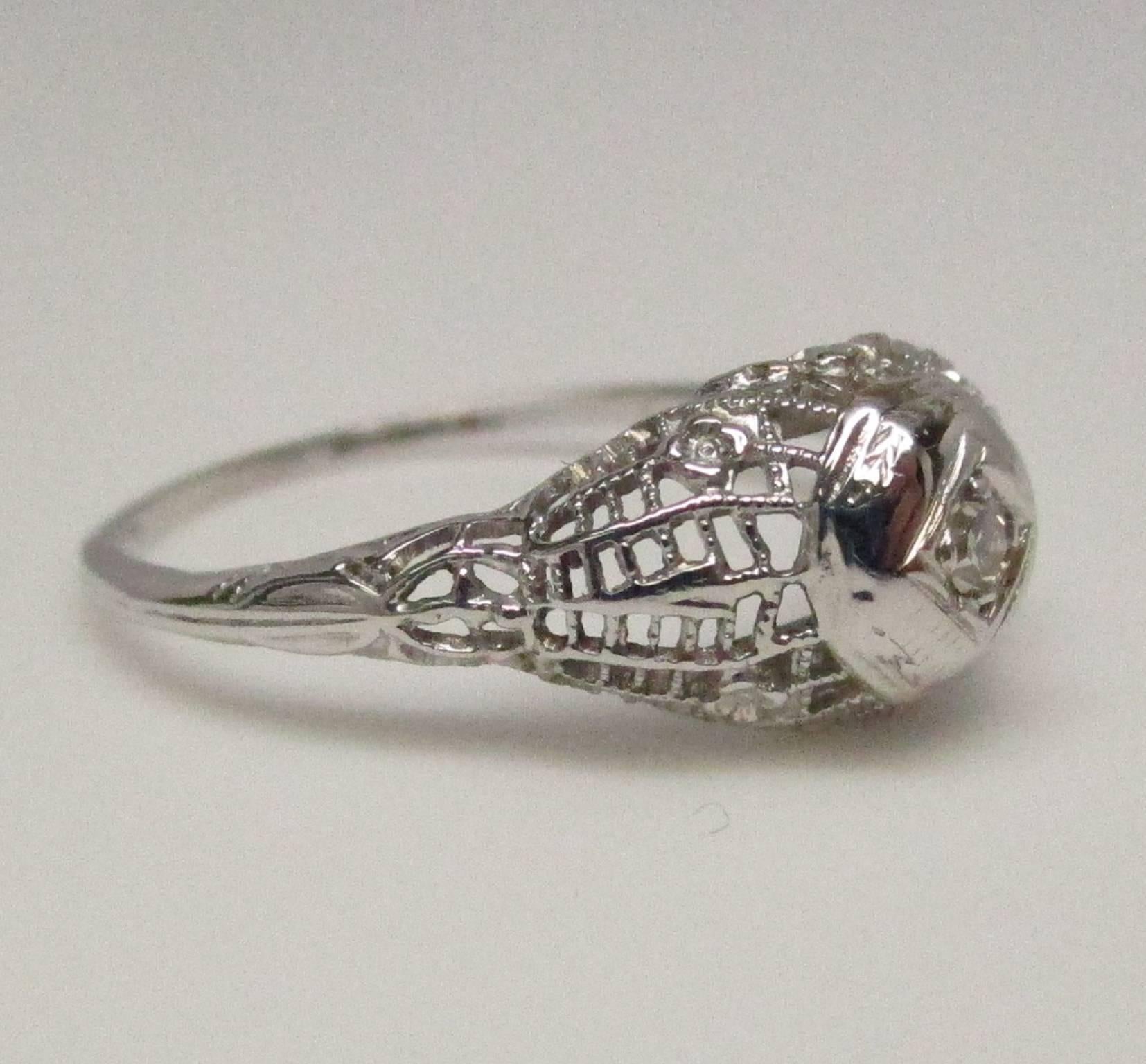 Women's Art Deco Filigree Diamond Gold Engagement Ring