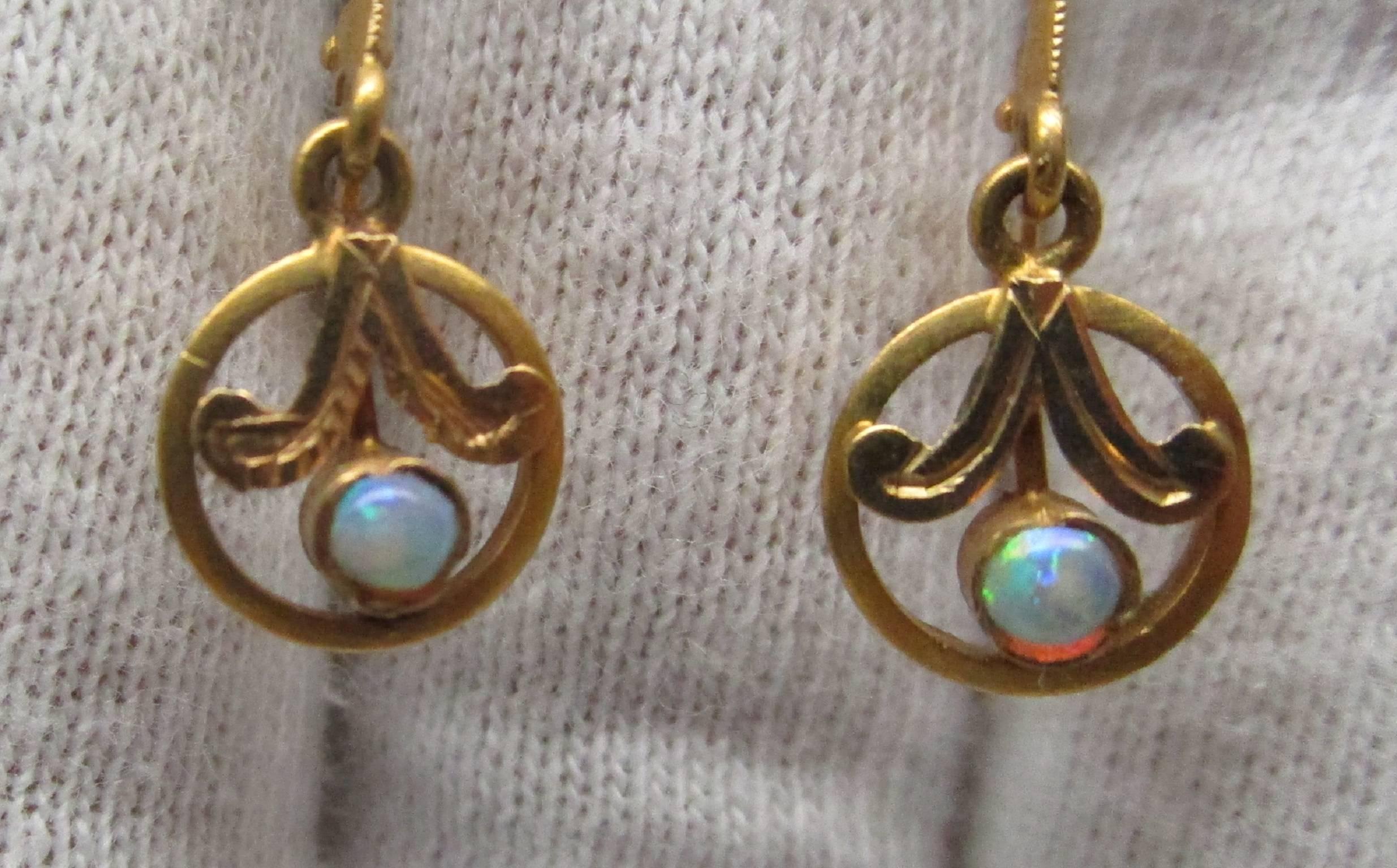 Edwardian Opal Gold Dangle Earrings In Excellent Condition In Lexington, KY