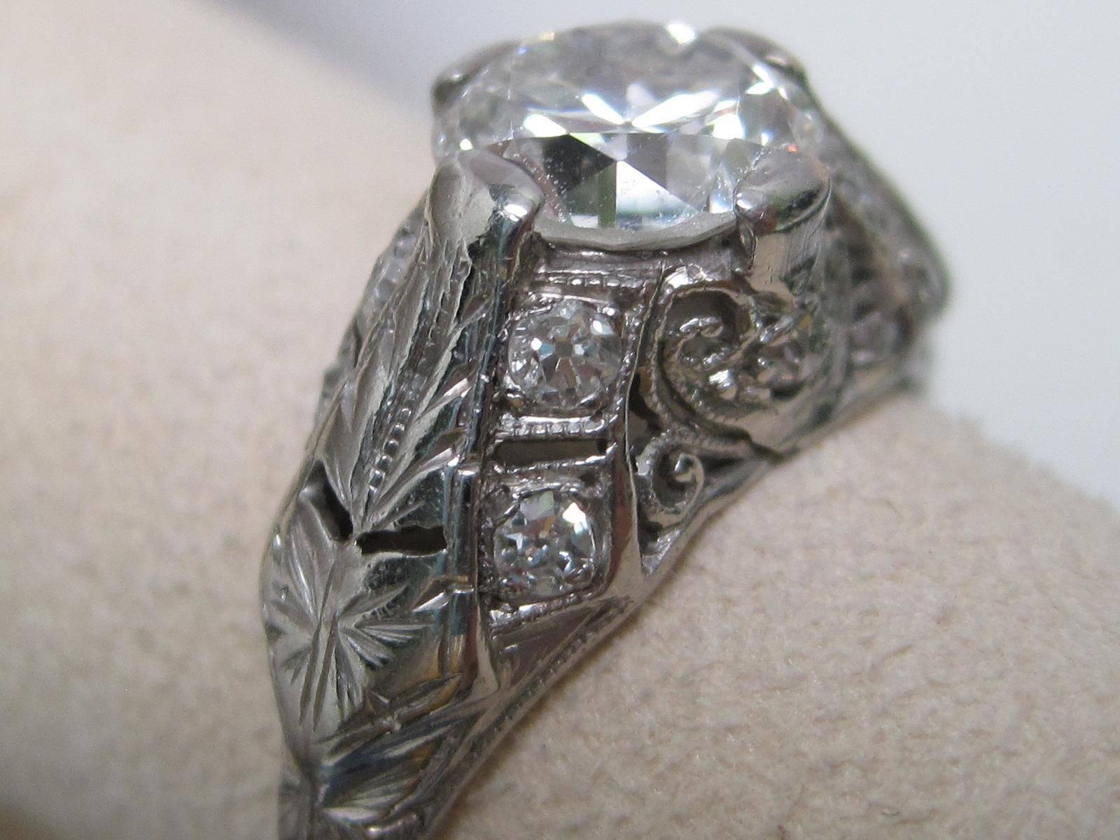 Verlobungsring aus Platin mit Diamanten im Art déco-Stil im Zustand „Gut“ im Angebot in Lexington, KY