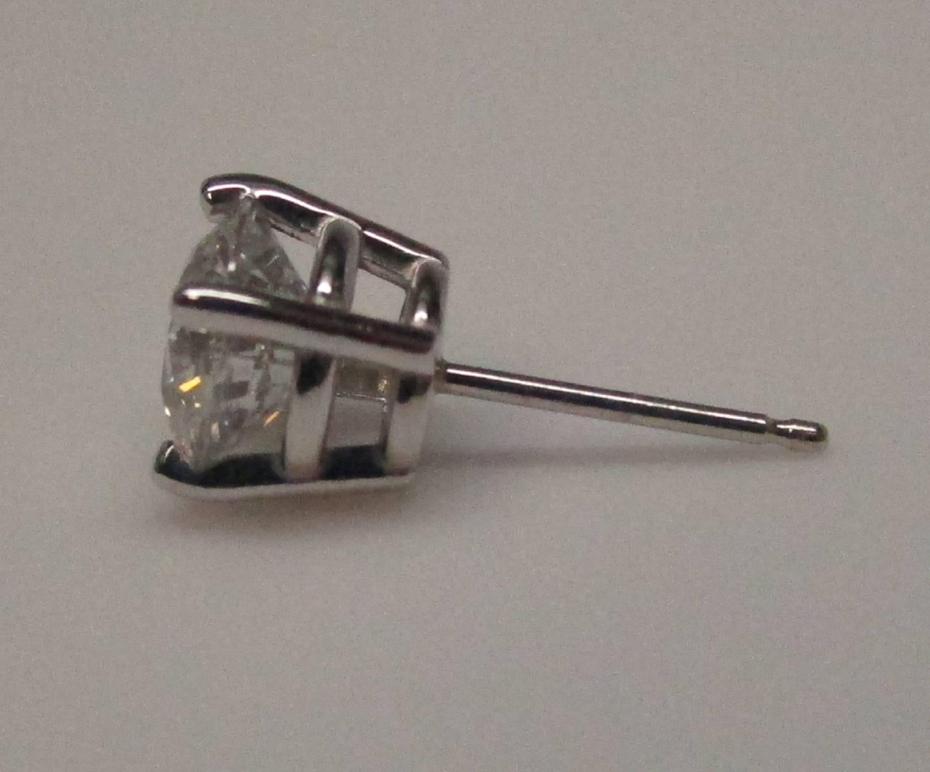 Contemporary Diamond 14 Karat White Gold Stud Earrings For Sale