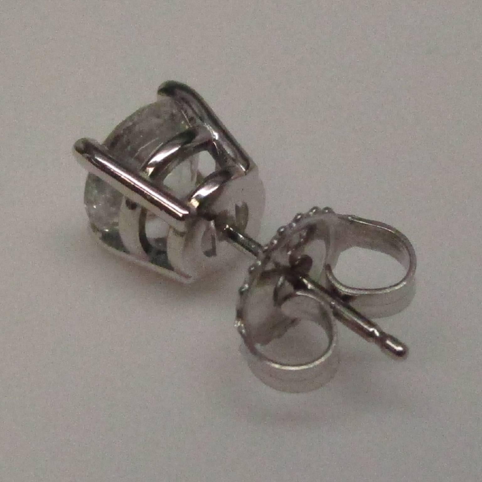 Brilliant Cut Diamond 14 Karat White Gold Stud Earrings