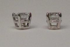 Diamond 14 Karat White Gold Stud Earrings