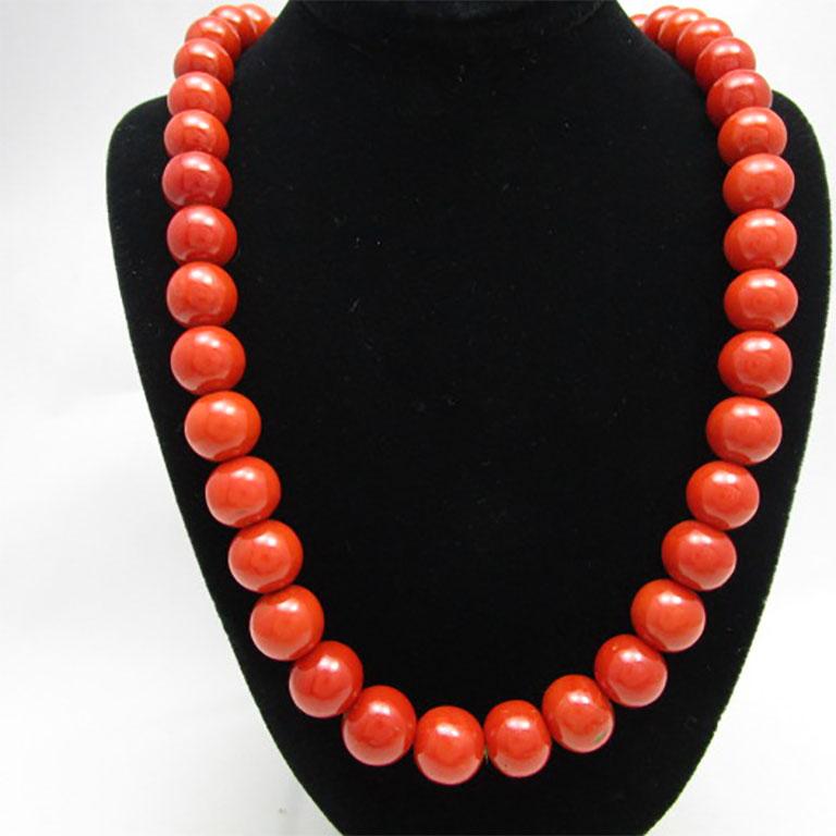 Undyed Midcentury Red Coral Necklace Beads with AGL Report In Excellent Condition In Lexington, KY