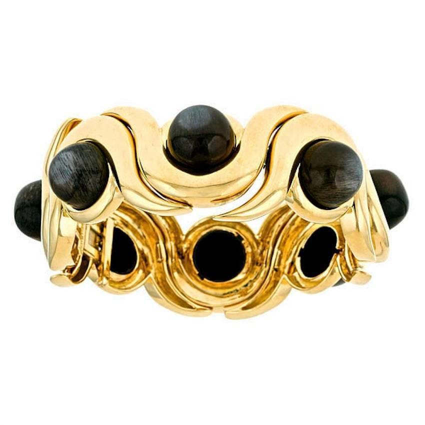 99.3 Carat Black Moonstone 18 Karat Gold SNAIL Bracelet by John Landrum Bryant For Sale
