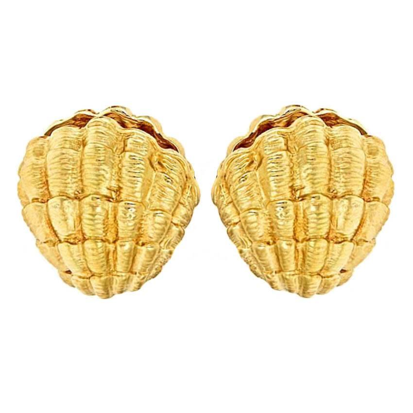 18 Karat Yellow Gold Clam Shell Earrings by John Landrum Bryant For Sale