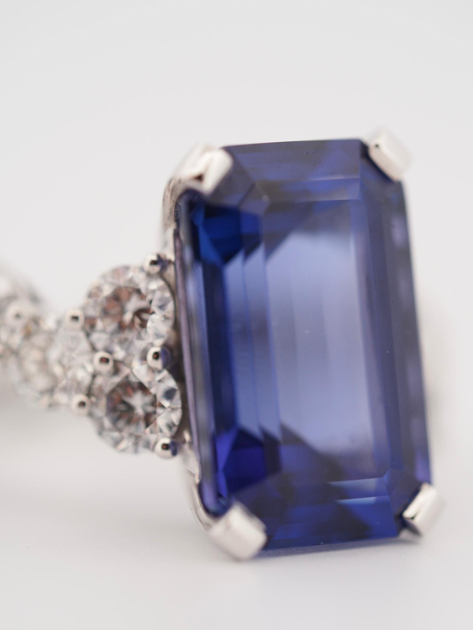 KOENIG Außergewöhnlicher 8,09 Karat Tansanit & Diamant Ring im Angebot 4