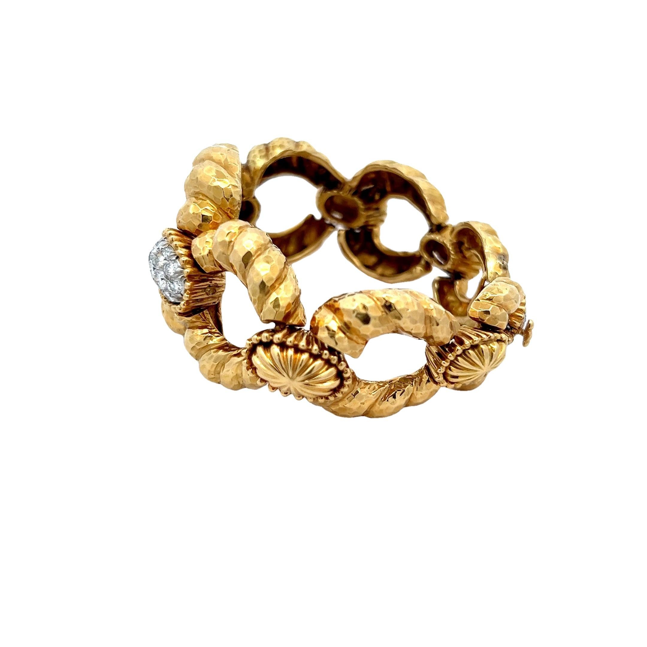 David Webb Bracelet à maillons en or martelé 18K avec accents de diamants pavés, 101.77 Gra en vente 1