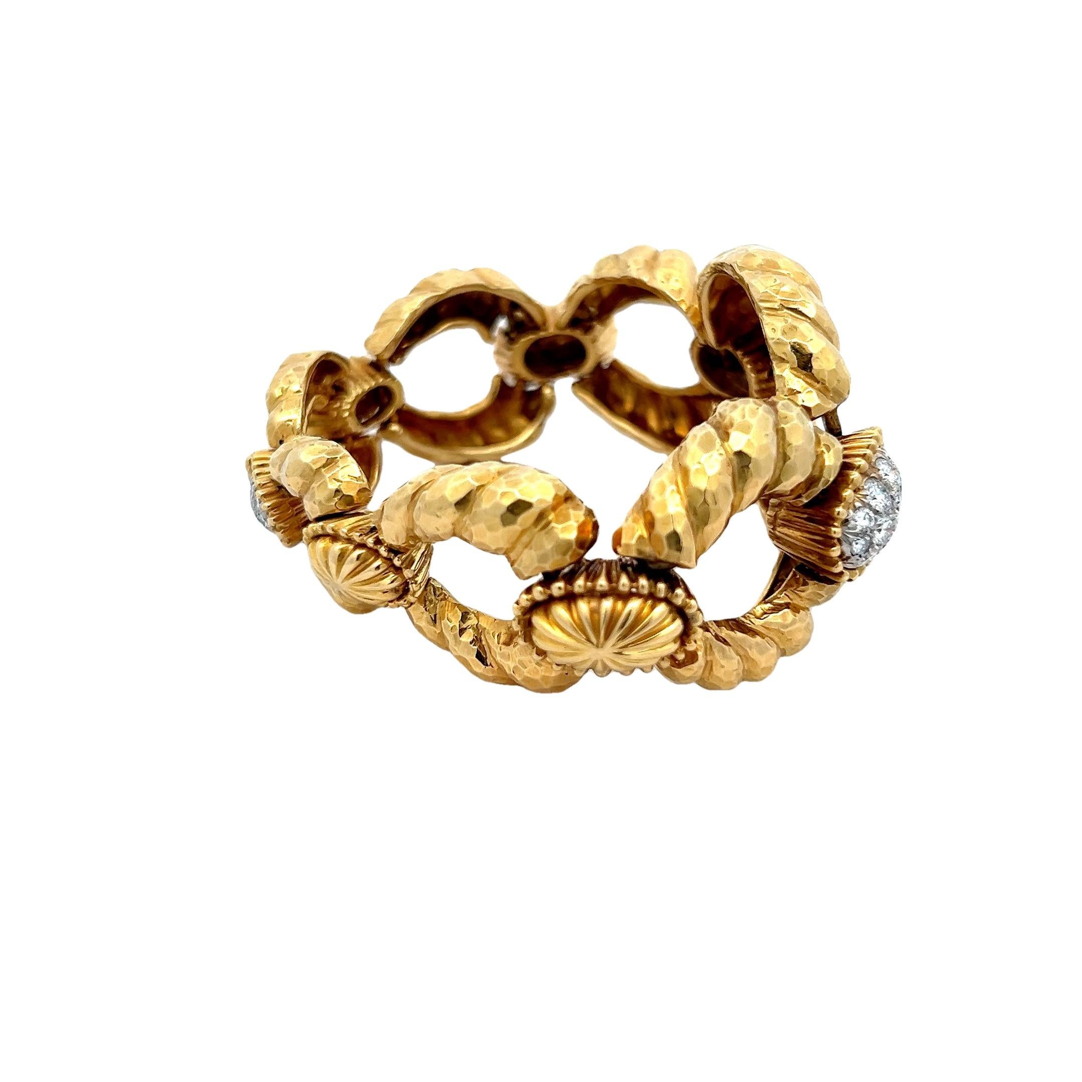 David Webb Bracelet à maillons en or martelé 18K avec accents de diamants pavés, 101.77 Gra en vente 3