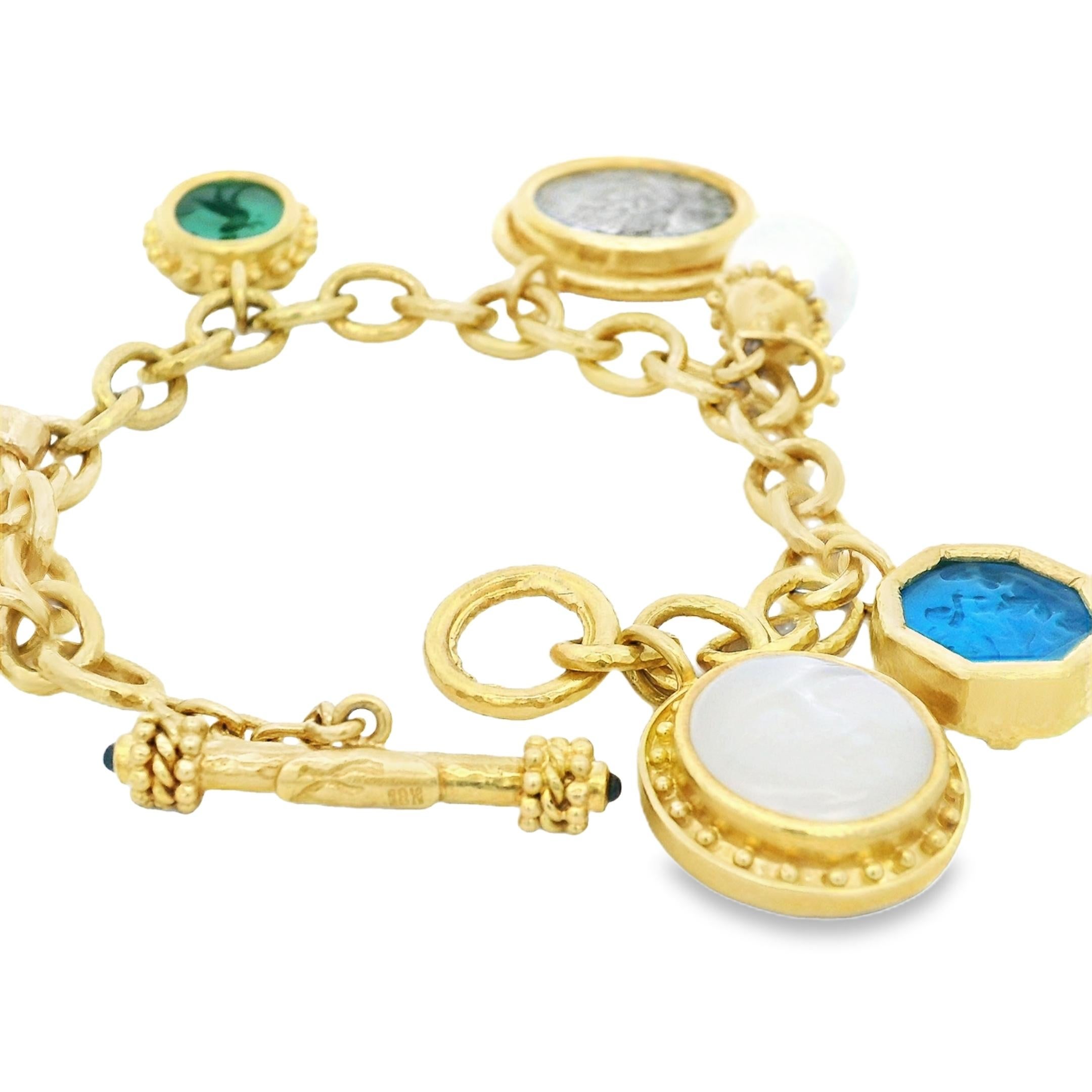 Elizabeth Locke - Bracelet de breloques en or 18 carats - Intaglios en verre vénitien, perles et pièces de monnaie Unisexe en vente