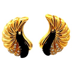 Antique Italian 1980s 18K Yellow Gold Onyx and Diamond Shell Earrings