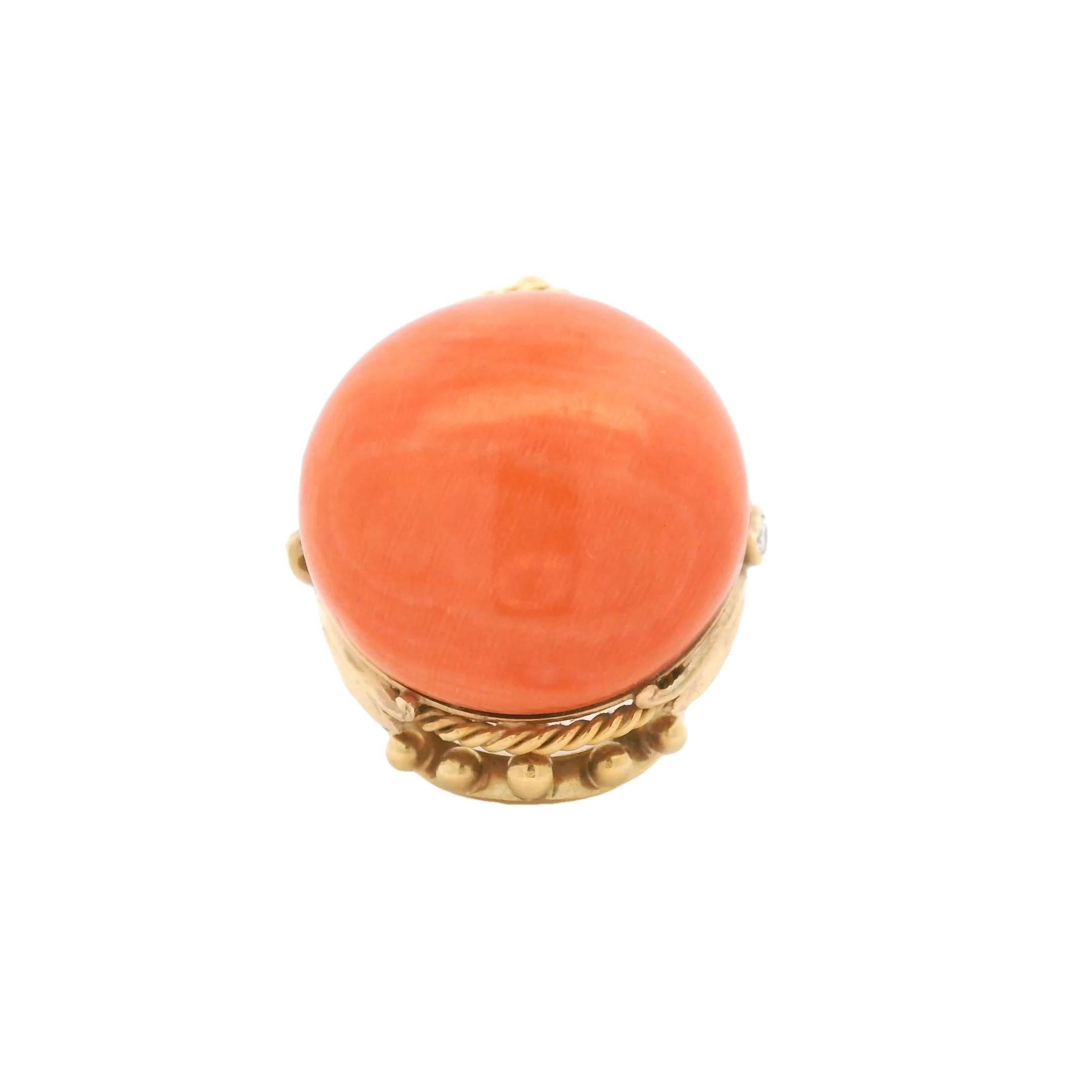 Bague de style victorien en or jaune 14K avec corail rond et diamants, taille 8 Pour femmes en vente