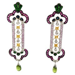 Orecchini pendenti in oro bianco 18 carati con zaffiro multicolore e diamanti e peridoto