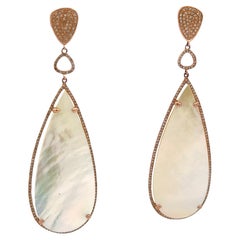 Zeitgenössische Teardrop-Ohrringe aus 18K Gelbgold mit Perlmutt und Diamanten