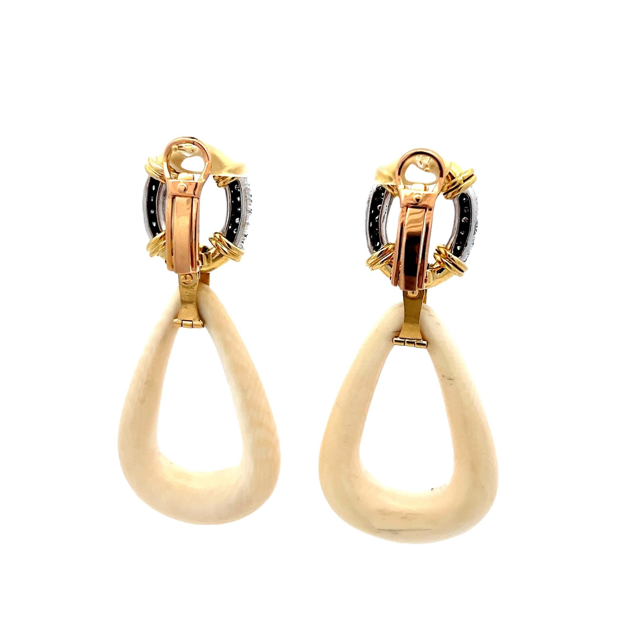 Taille ronde Boucles d'oreilles italiennes convertibles en or 18K avec diamants et os sculpté en vente
