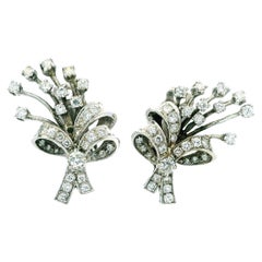 Orecchini a nastro con diamante spray vintage degli anni 
50 in oro bianco 18 carati, 3 carati