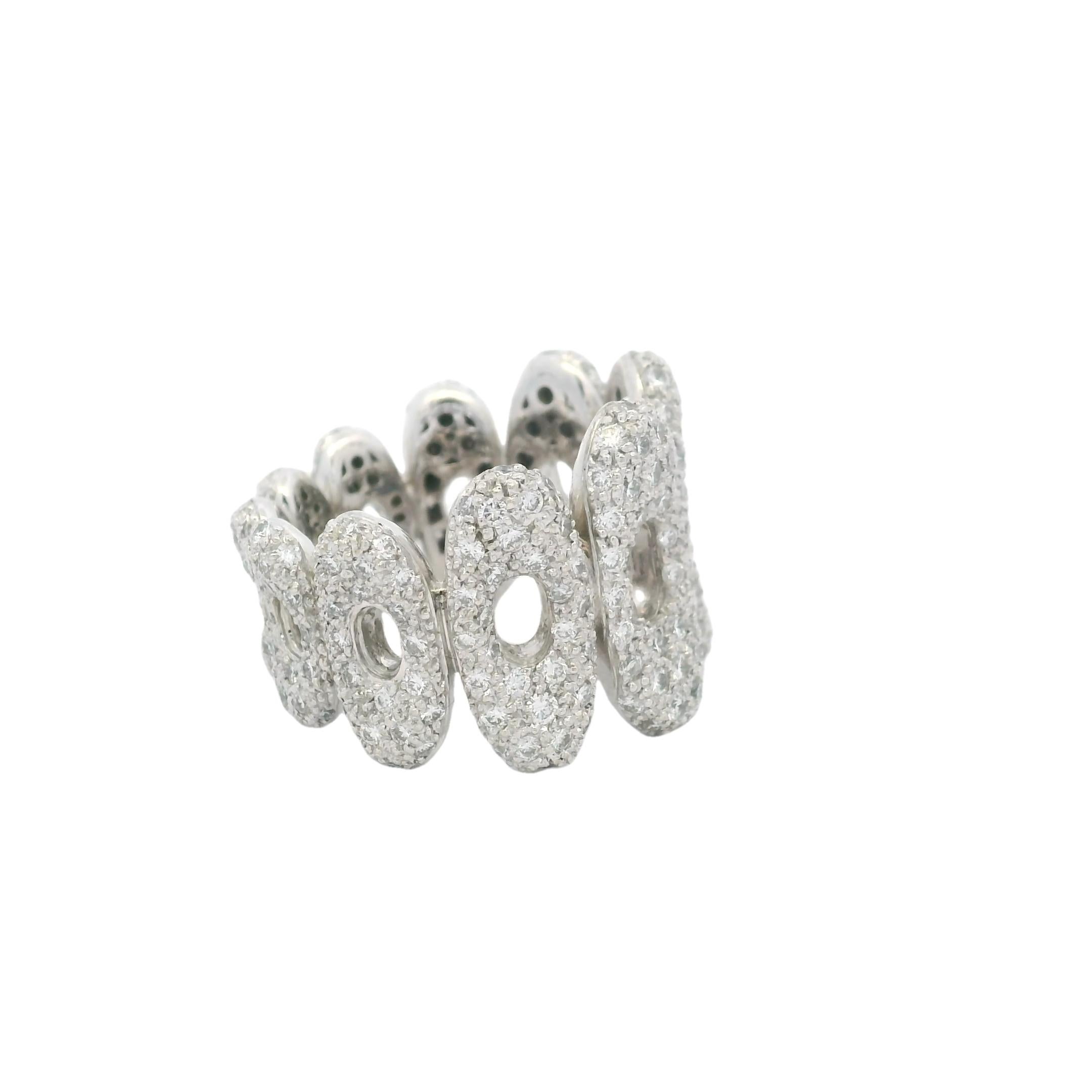 Zeitgenössischer 18K Weißgold Pavé-Diamant Link Band Ring, 3 Karat für Damen oder Herren im Angebot