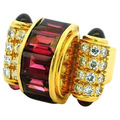 Anello retrò in oro giallo 18K con tormalina cabochon da 2,0ct e diamanti da 1,20ct