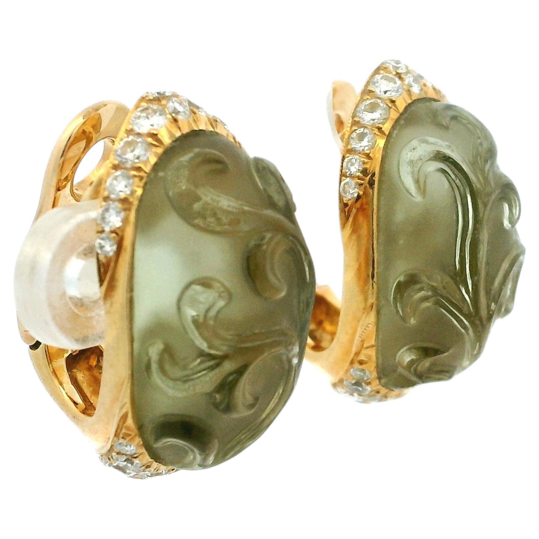 Geschnitzte Peridot- und Diamant-Clip-On-Ohrringe aus 18 Karat Gelbgold, 2,00 Karat im Angebot