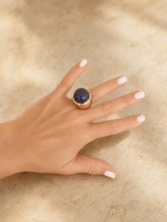 1970s JWL 14K Yellow Gold 20 Carat Lapis Lazuli Modernist Bombé Ring