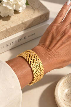 Circa 1970 Italian 18K Gold Three-Row Chevron Articulated Bracelet