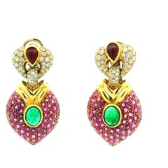 Vintage-Ohrringe aus den 1980er Jahren aus 18-karätigem Gold mit Rubinen, Smaragden und Diamanten im Pavé-Stil