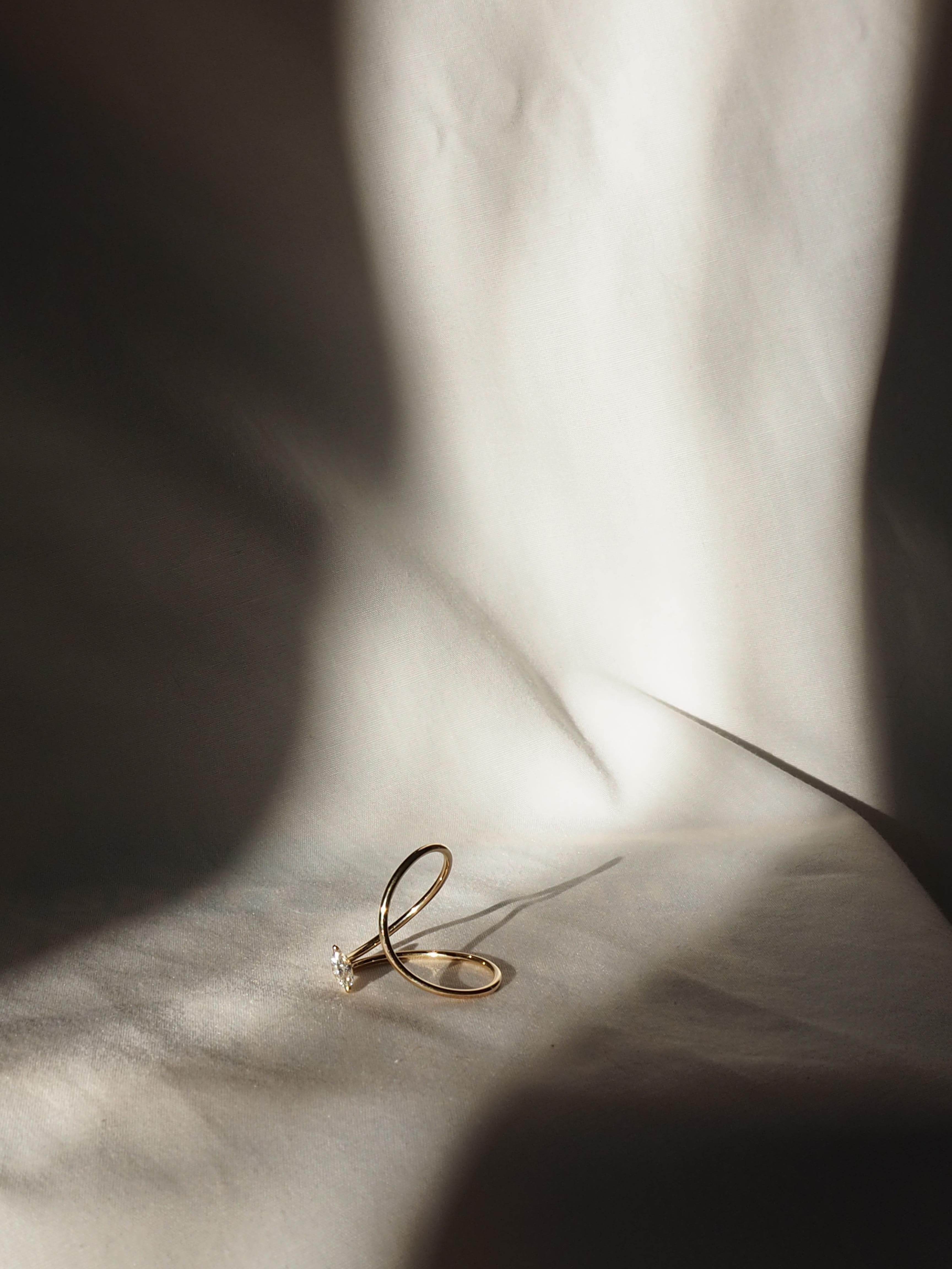 in vendita:  Anello in oro 18k con diamante taglio marquise 4
