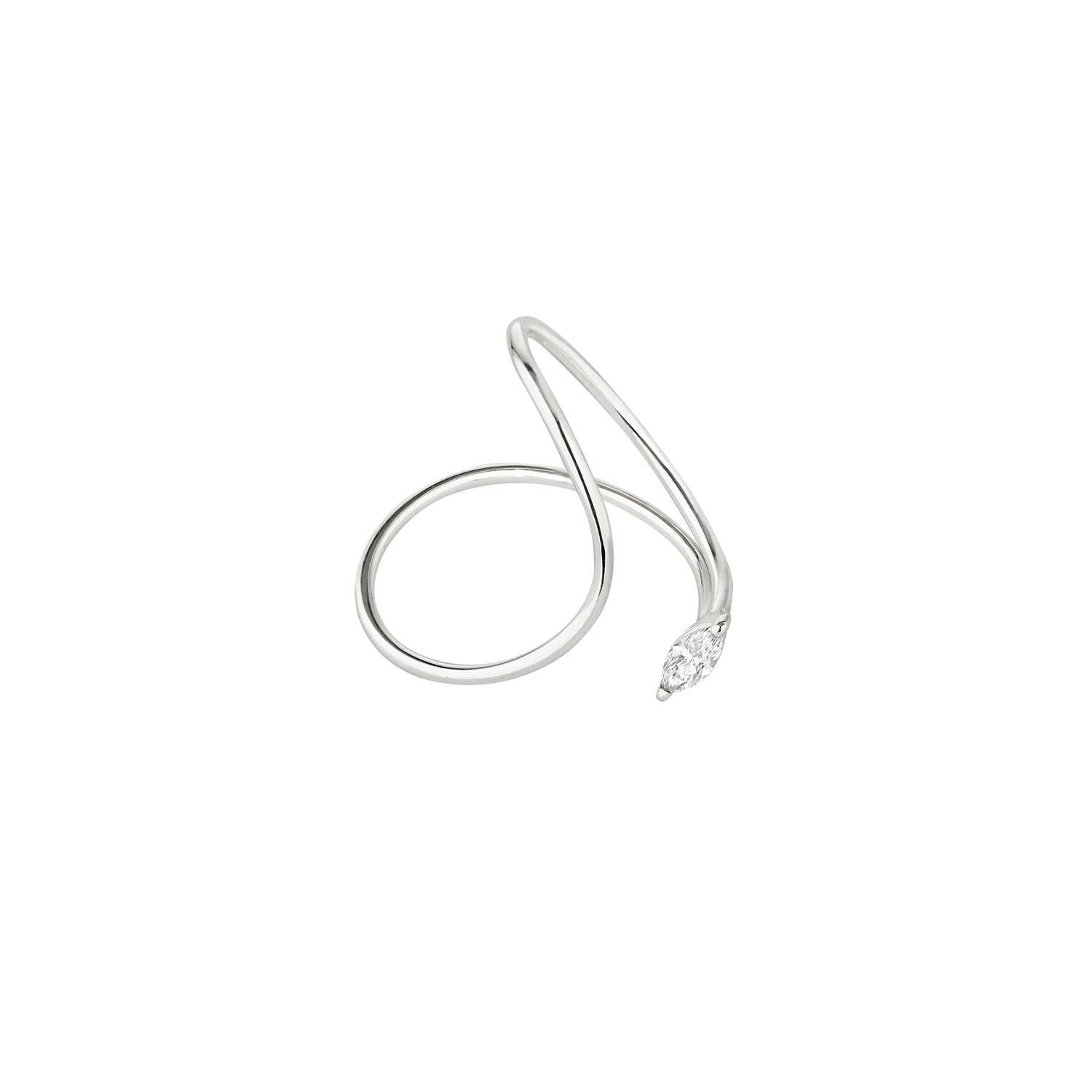 in vendita:  Anello in oro 18k con diamante taglio marquise 2