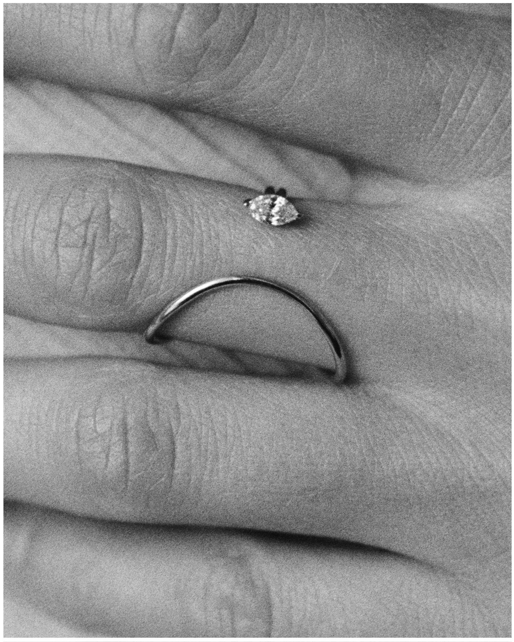 in vendita:  Anello in oro 18k con diamante taglio marquise 3