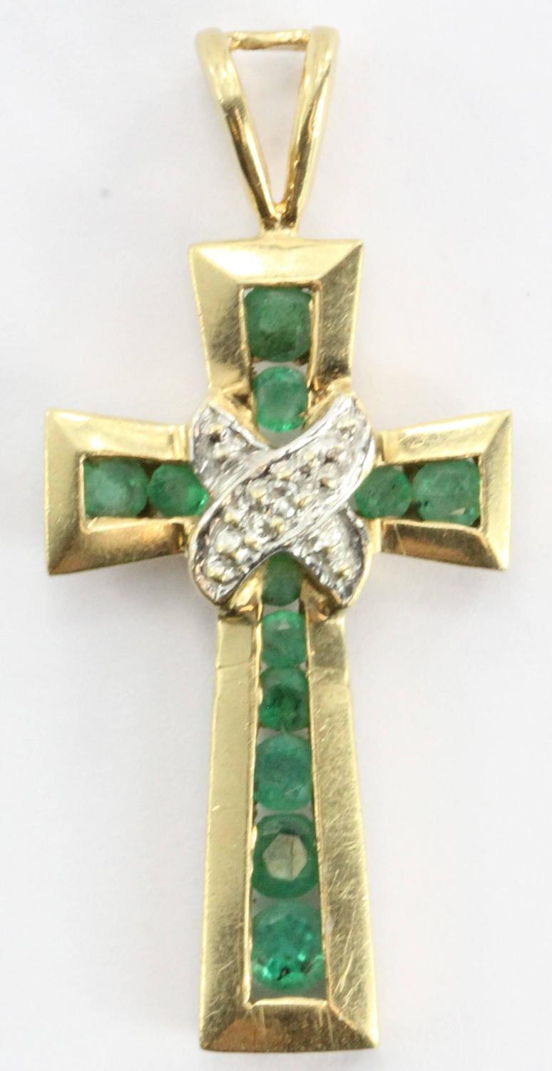 Vintage 14K Gold Columbian Emerald and Diamond Cross Pendant For Sale